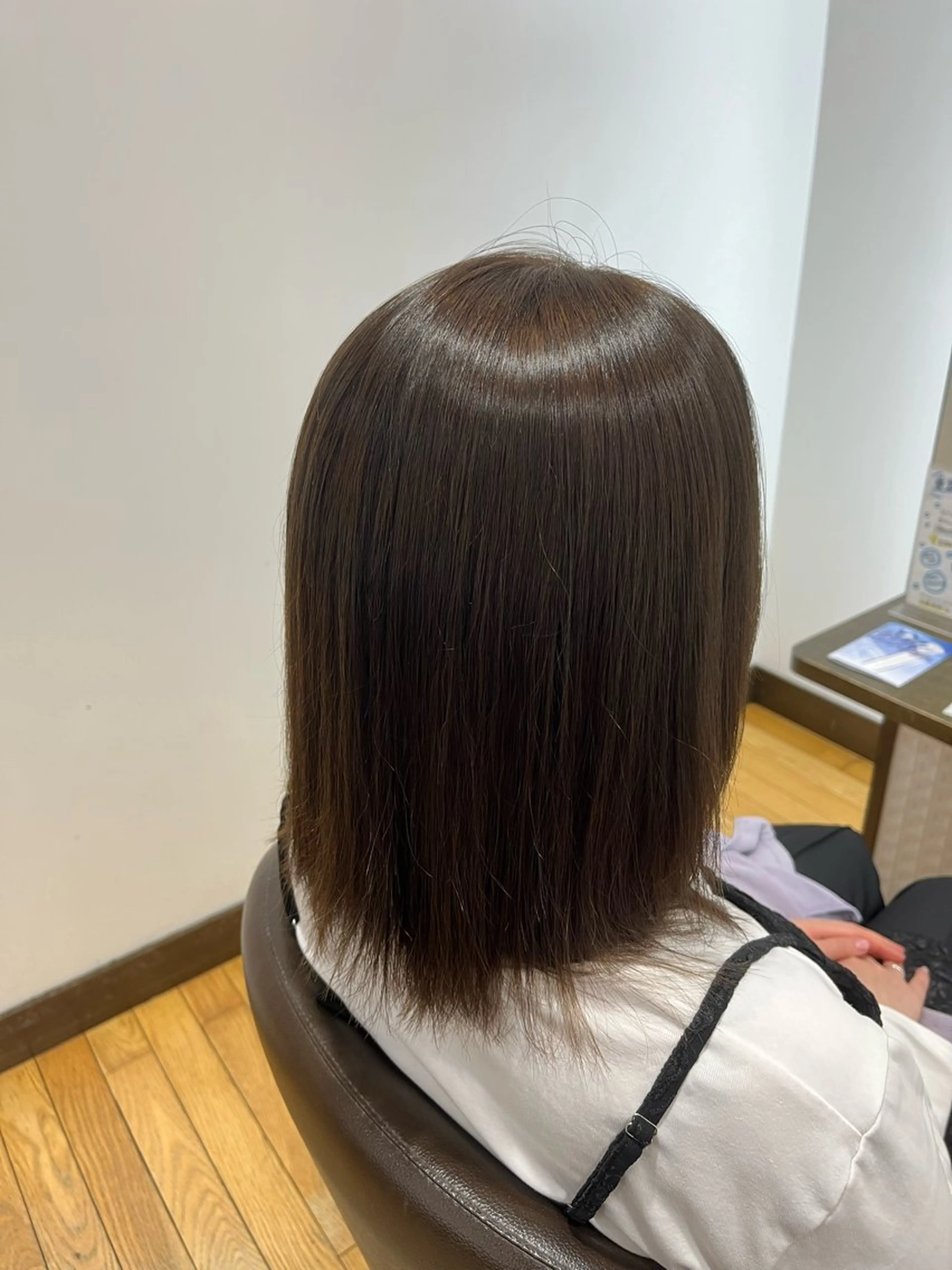 ミディアム カラー ベージュカラー オリーブベージュ ヘアカラー 城内 心優のヘアスタイル