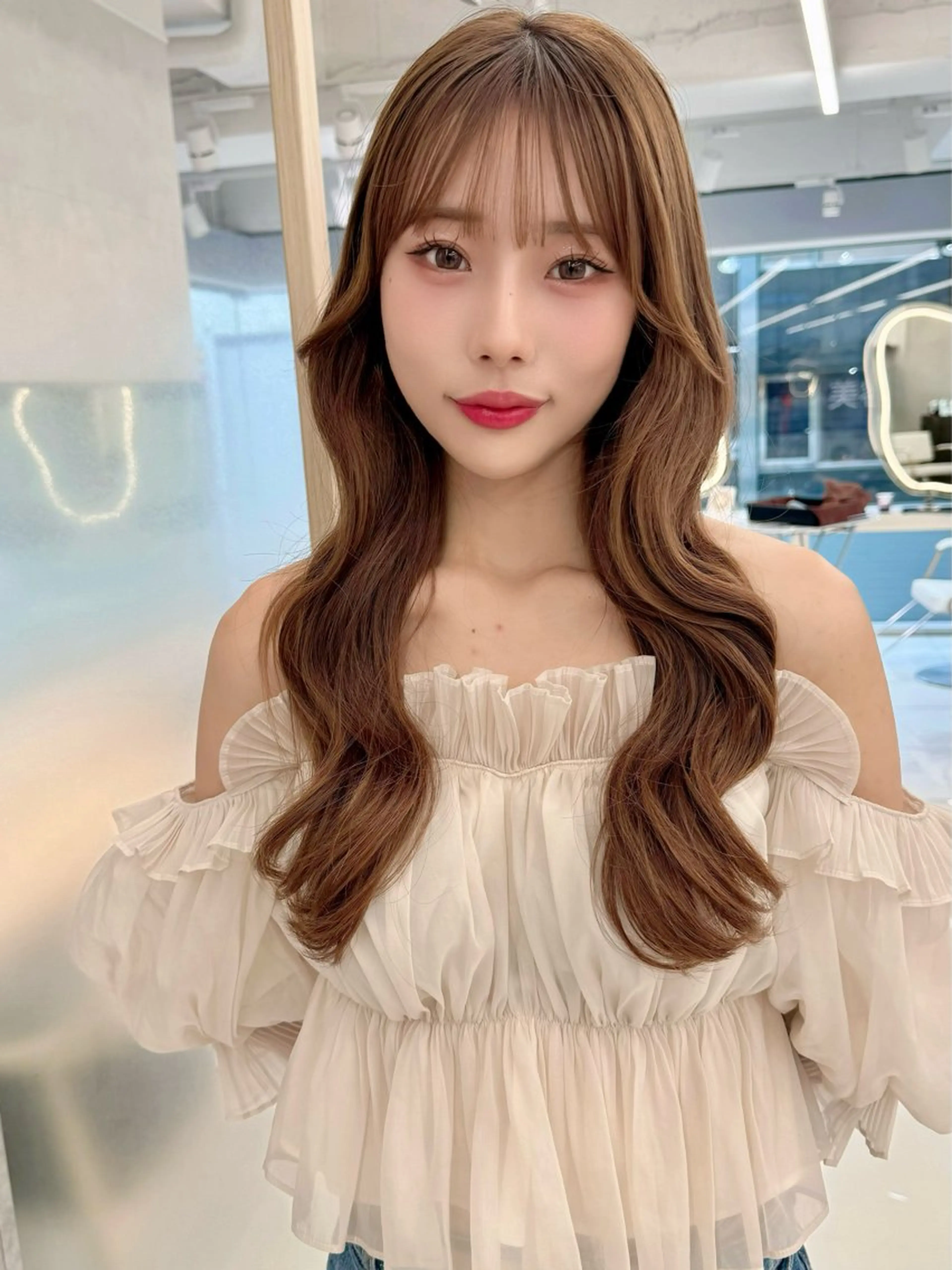 ロング くびれヘア レイヤーカット 小顔カット 三鷹で1番ショート ボブをカットする新谷のヘアスタイル