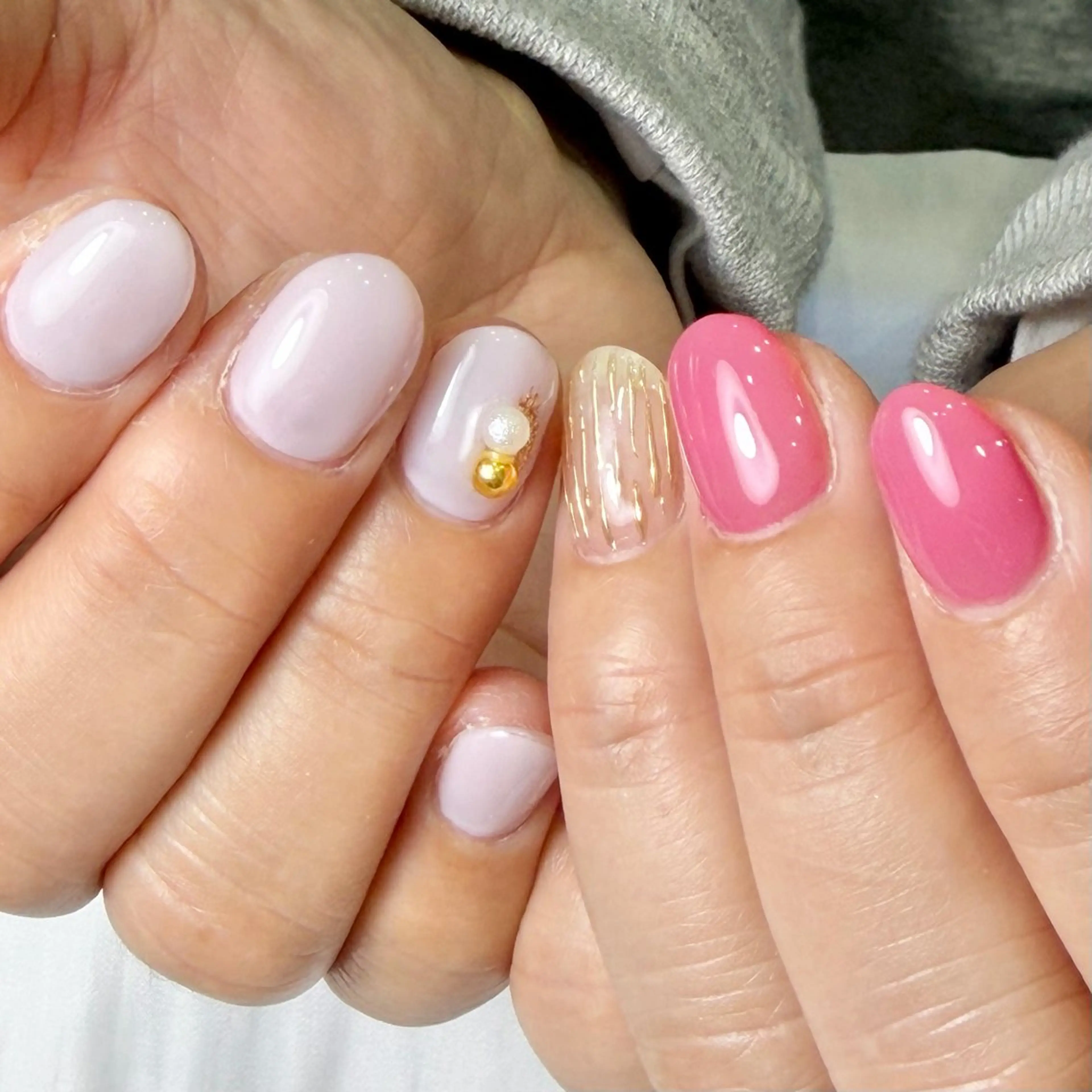ネイル ゴールド ピンク シンプルネイル 春ネイル Nail Salon ecla 〜エクラ〜のネイルデザイン