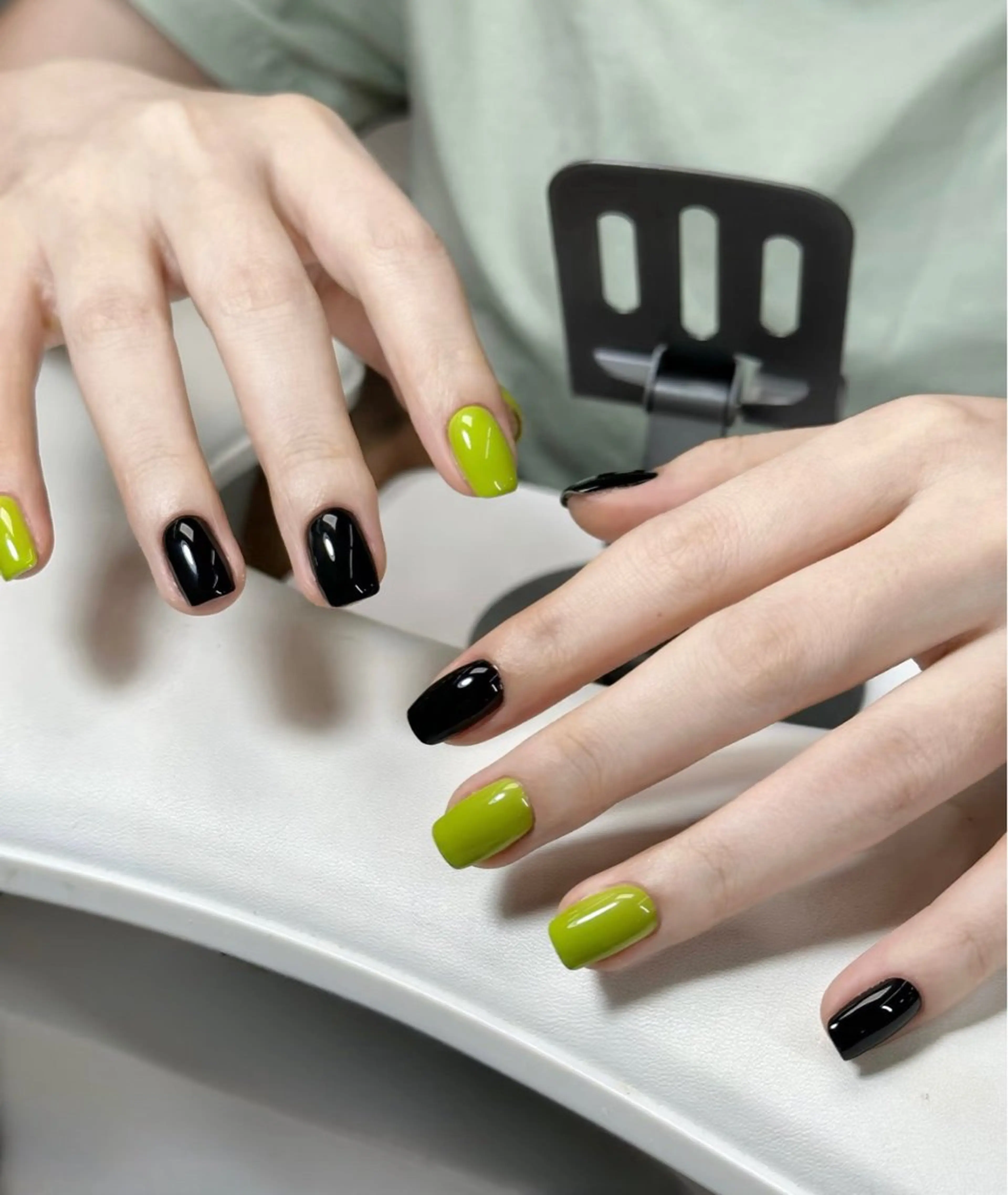 ネイル オーロラネイル 長さ出し フットネイル 韓国ネイル ラメ(グリッター) ハンドネイル 👍thumbs up nail👍のネイルデザイン