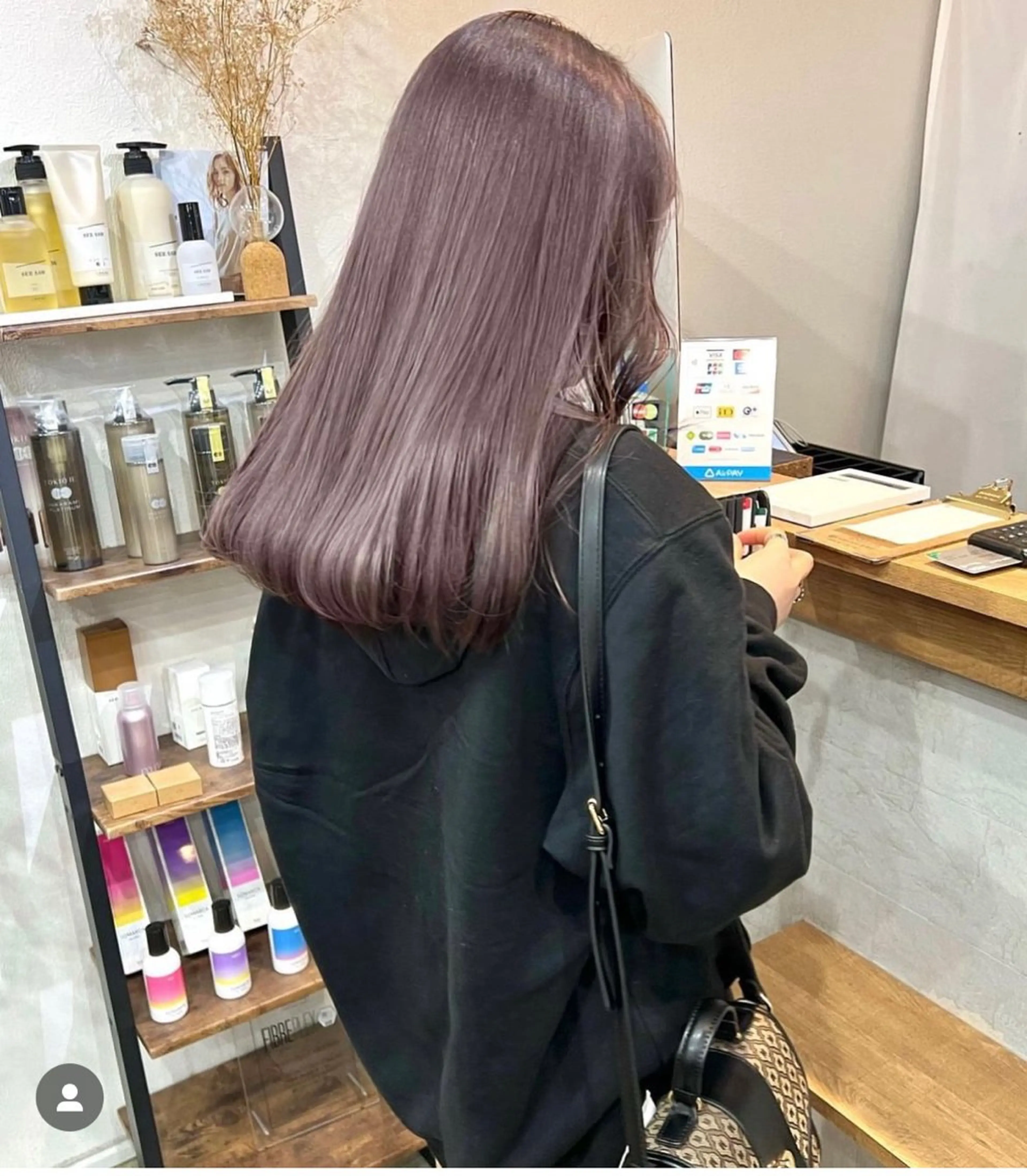 ロング タマシロカリン 艶カラー/レイヤーのヘアスタイル