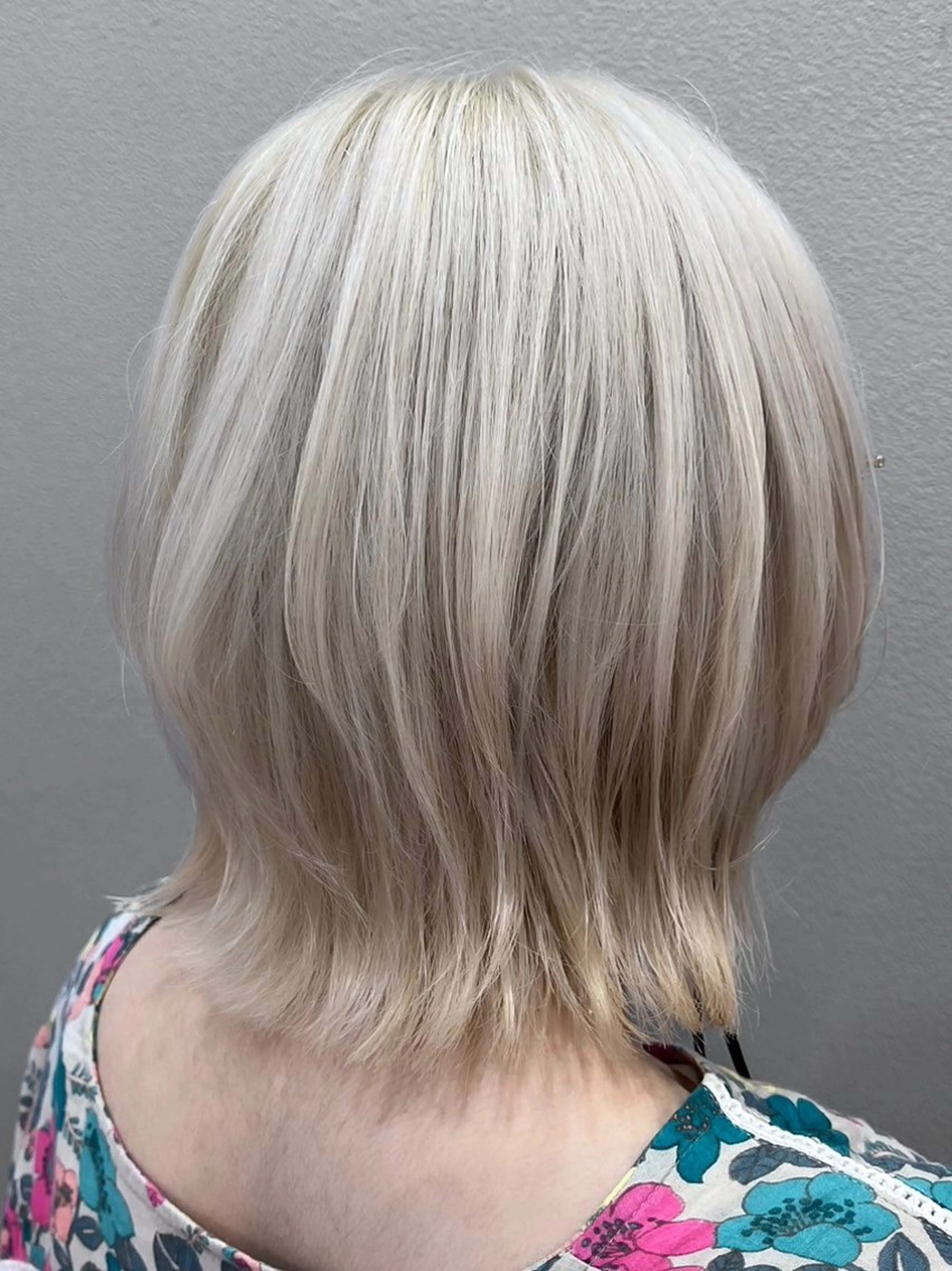 ミディアム カラー カット ヘアカラー トリートメント ハイトーン/韓国風/ 艶髪/吉祥寺のヘアスタイル