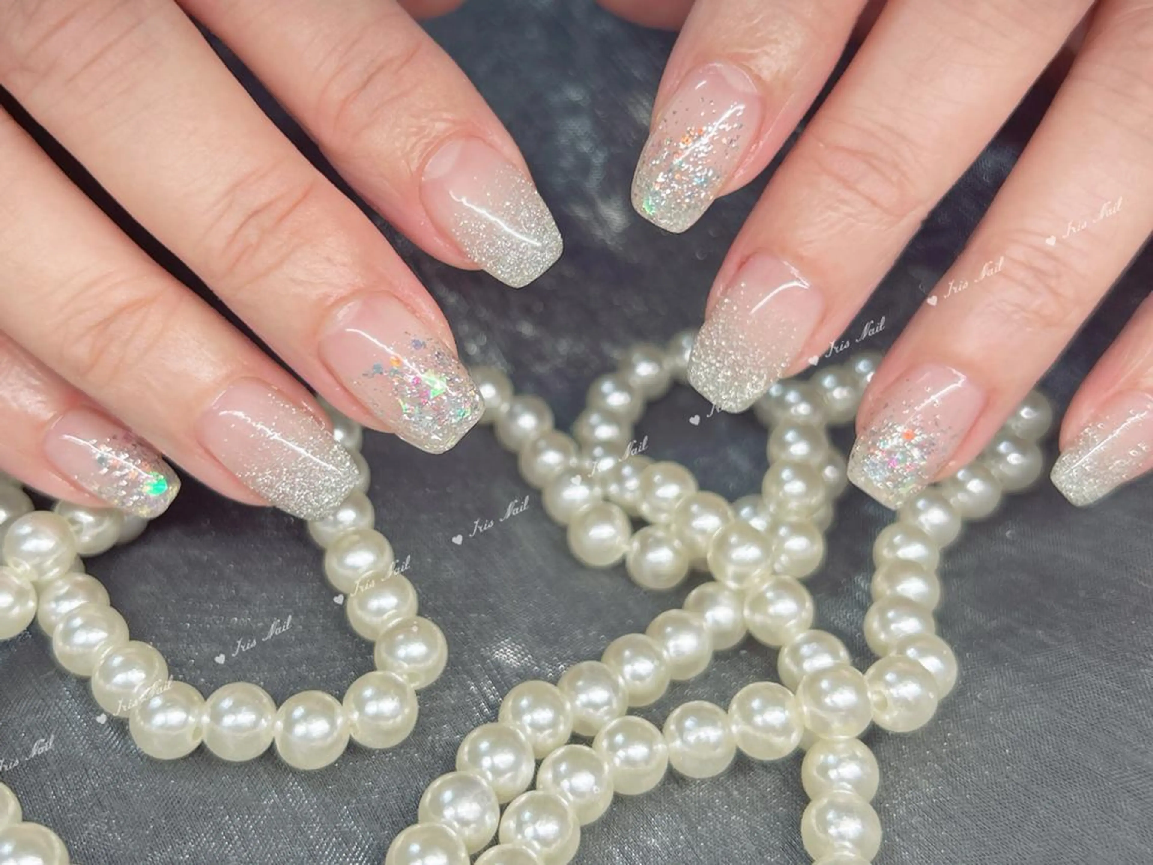 ネイル オーロラネイル フレンチネイル ジェルネイル ガラスフレンチ グラデーション ハンドネイル ハンドケア 🍒IRIS Nail🌸のネイルデザイン