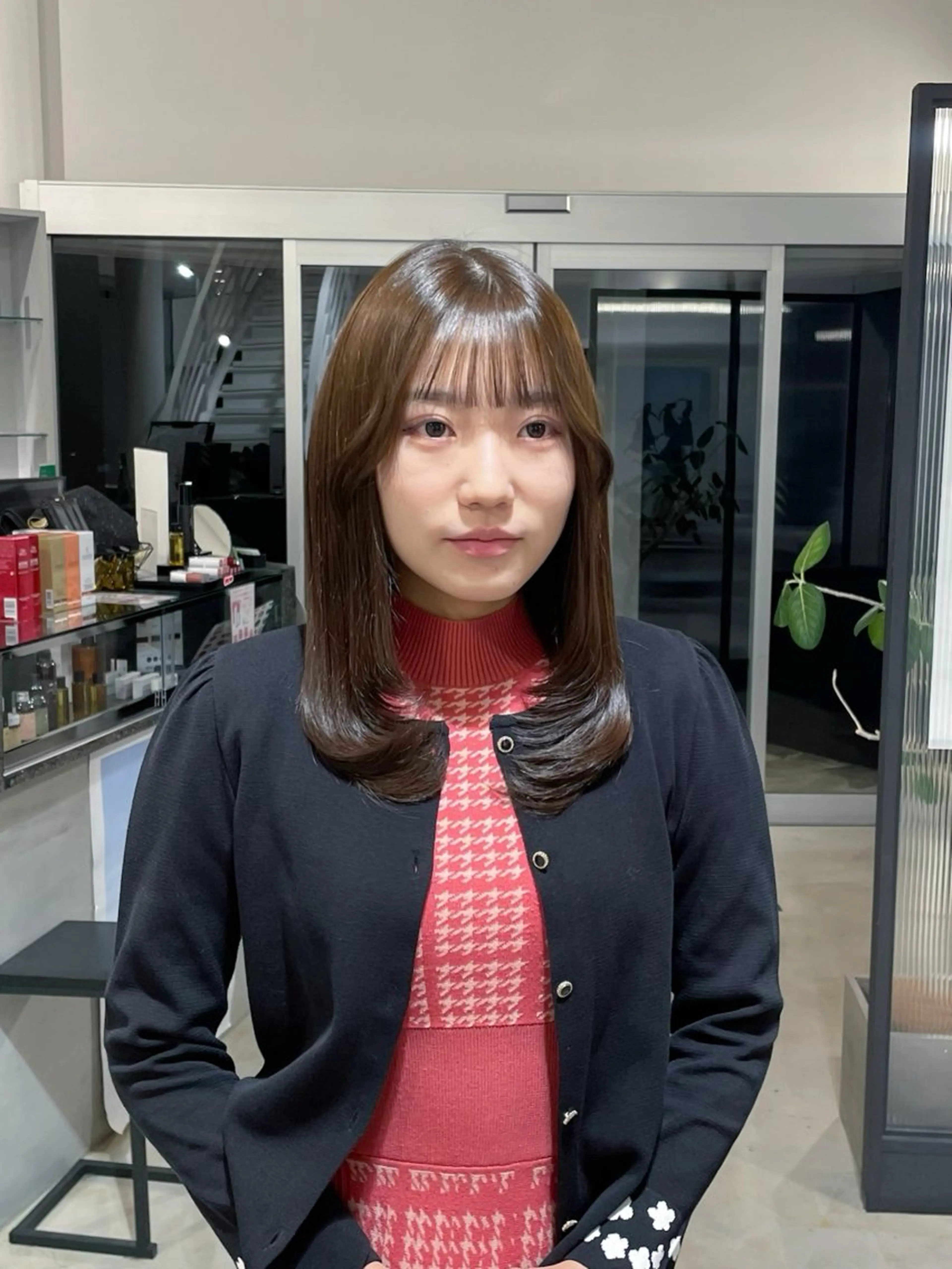 セミロング カラー 韓国ヘア/透明感カラ ー/メンズレディースのヘアスタイル