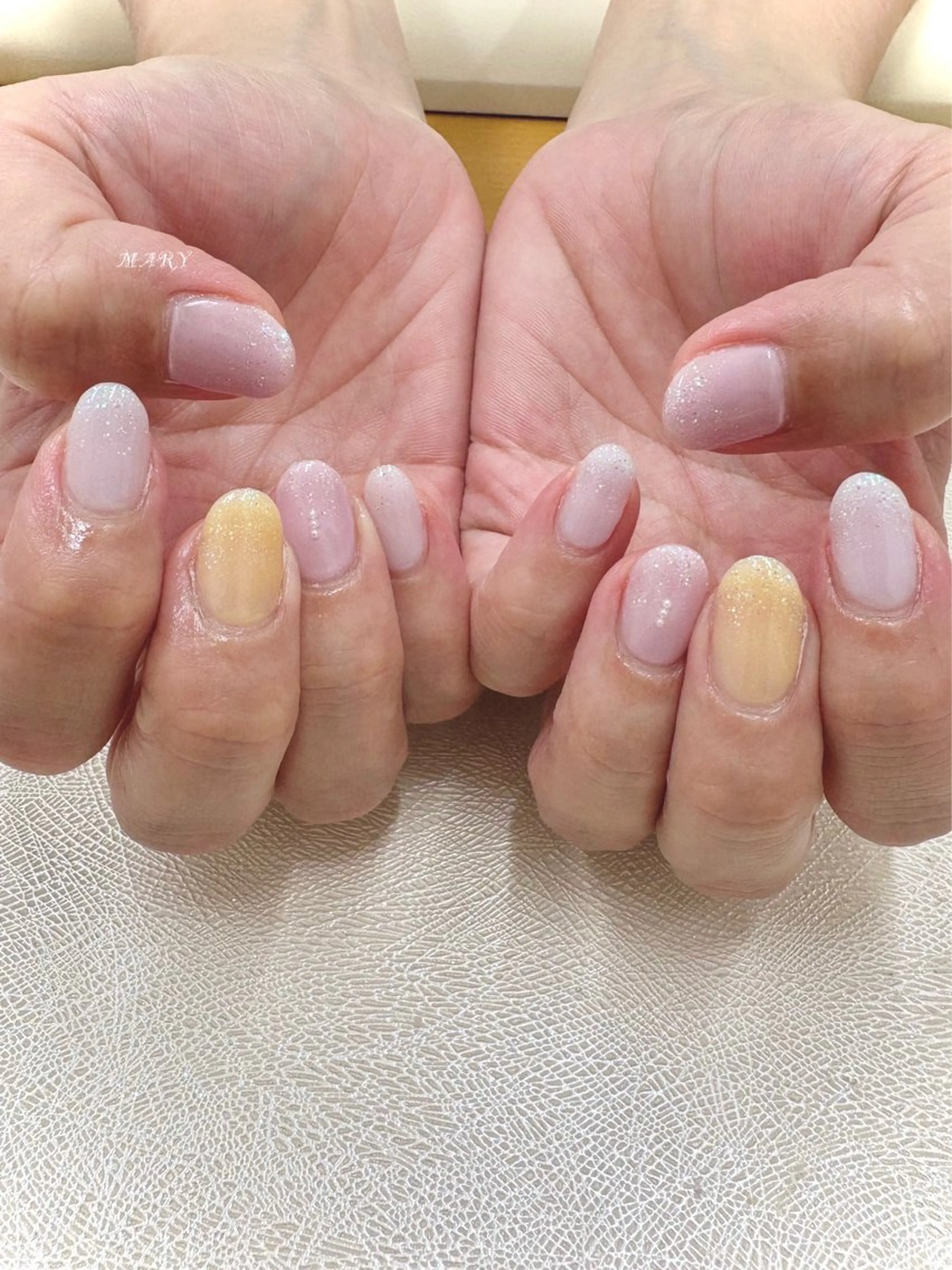 ネイル キラキラネイル ニュアンスネイル ワンカラーネイル ハンドネイル Mary nail所属・Mary nail .narumiのネイルデザイン