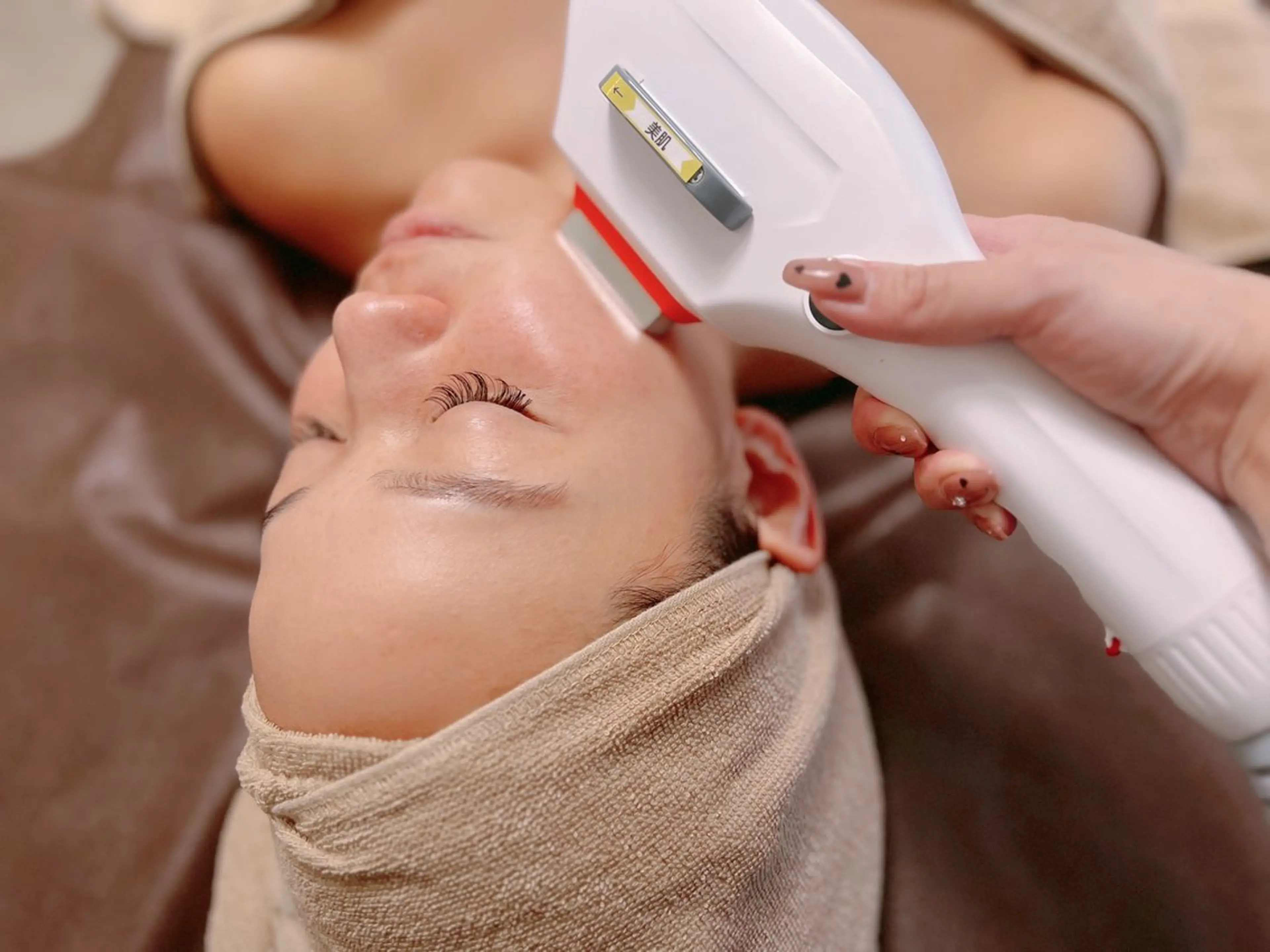 【美肌コース】《光フェイシャル》¥20,000→¥7,900 肌質改善に🤍の写真