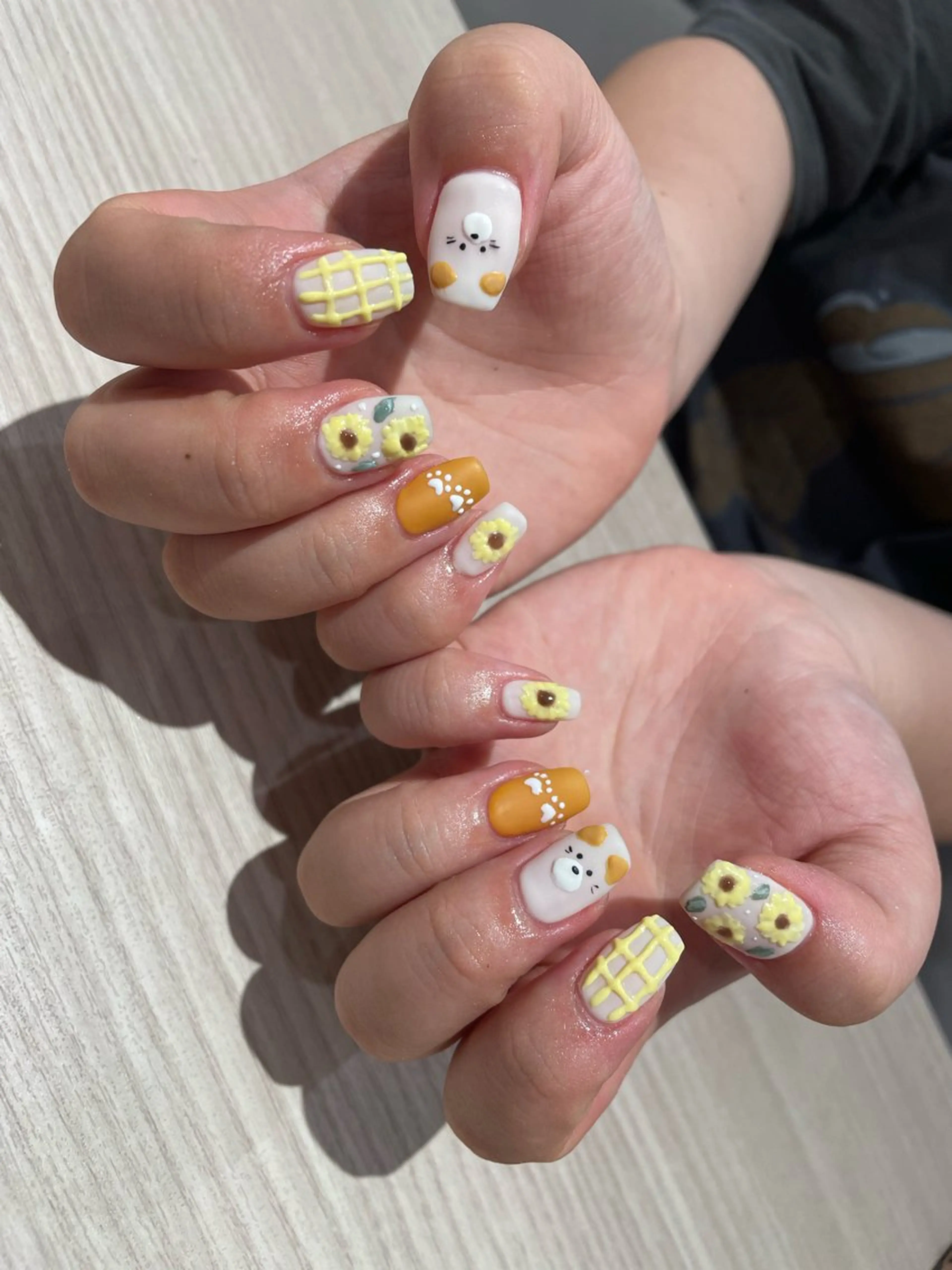 ミディアム ハンドネイル mallee nailのネイルデザイン