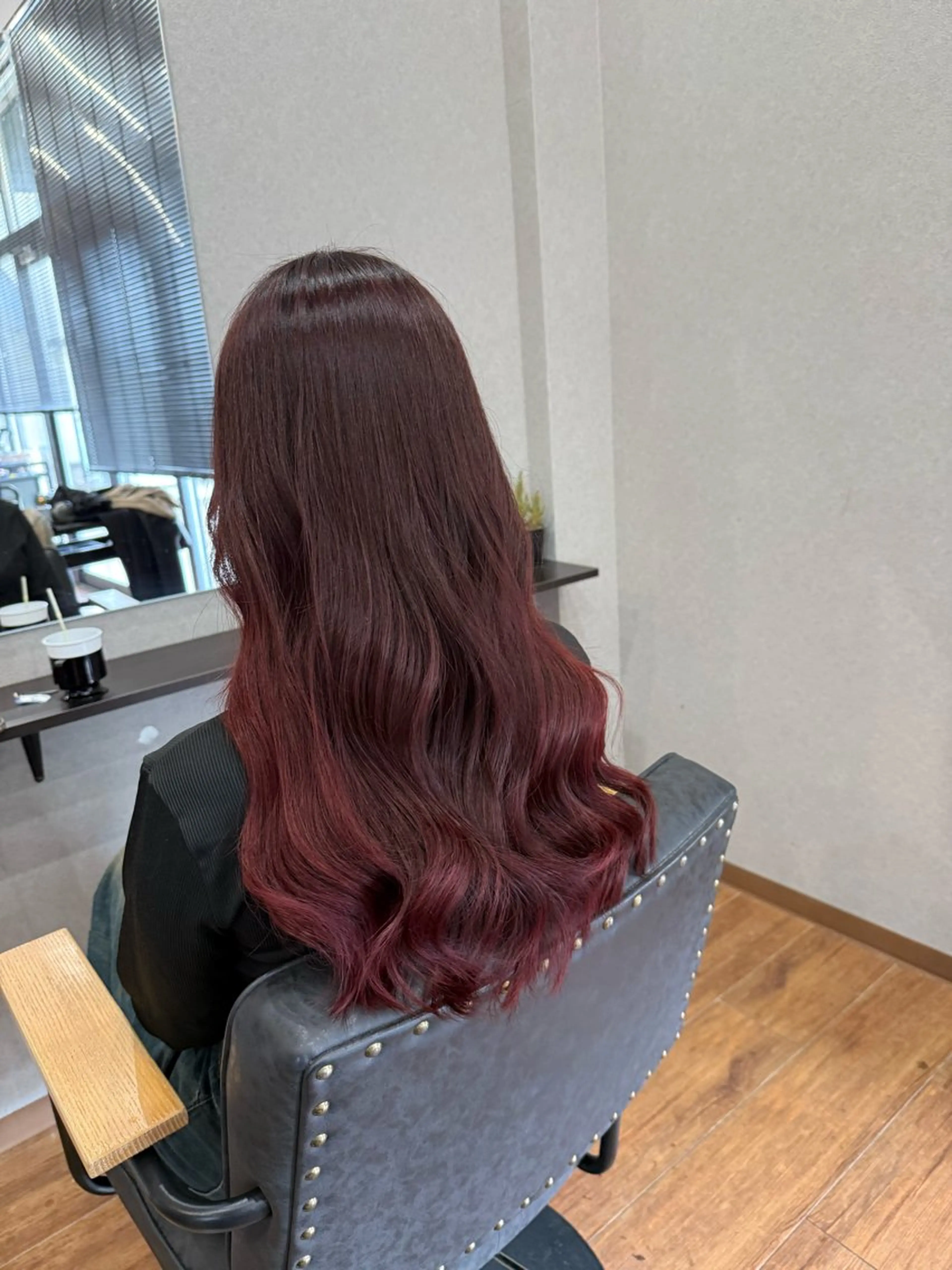 ロング カラー レッドカラー ヘアカラー トリートメント 鵜飼 真伍のヘアスタイル