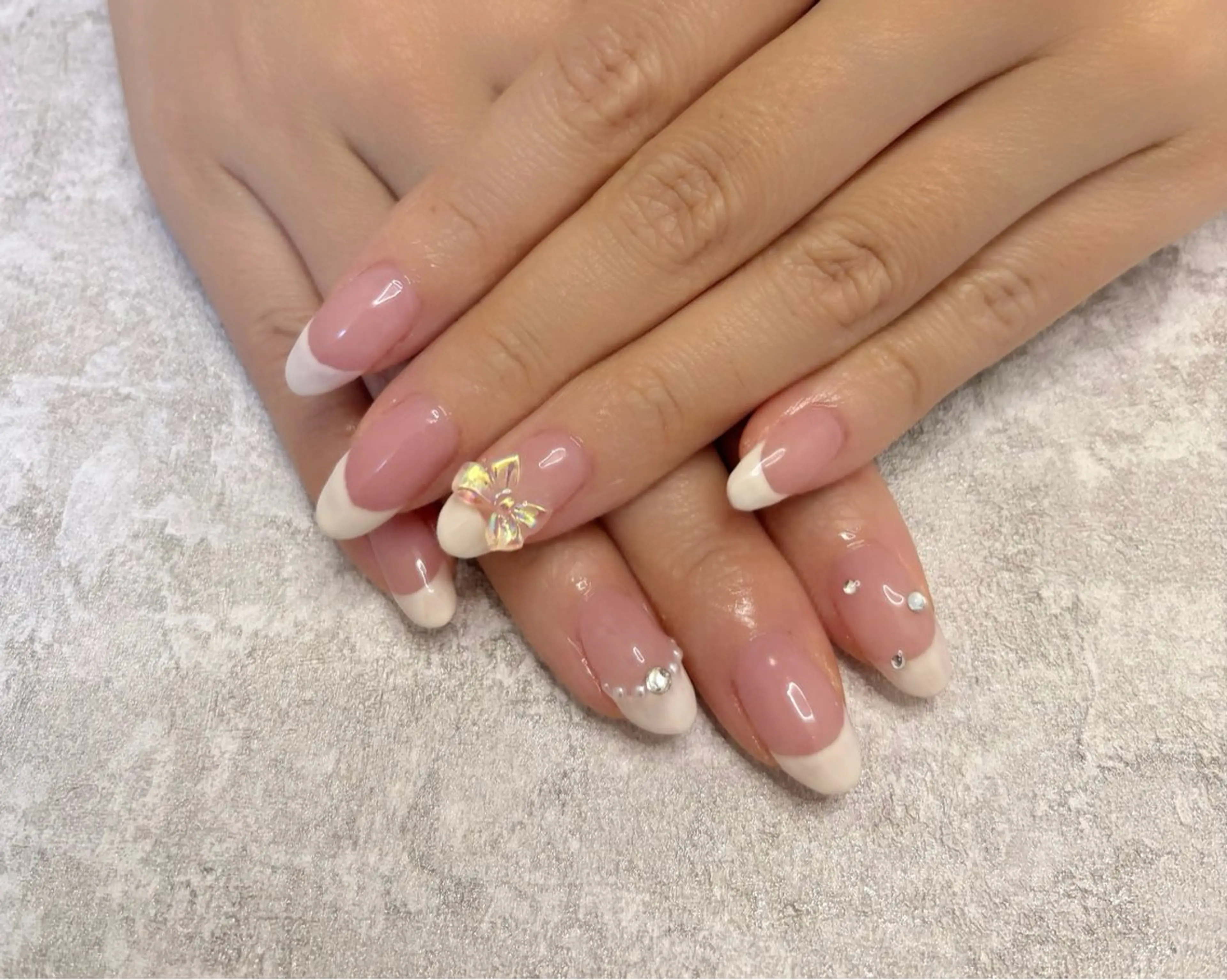 ネイル フレンチネイル 持ち込み Lowé所属・Lowé みるくのネイルデザイン