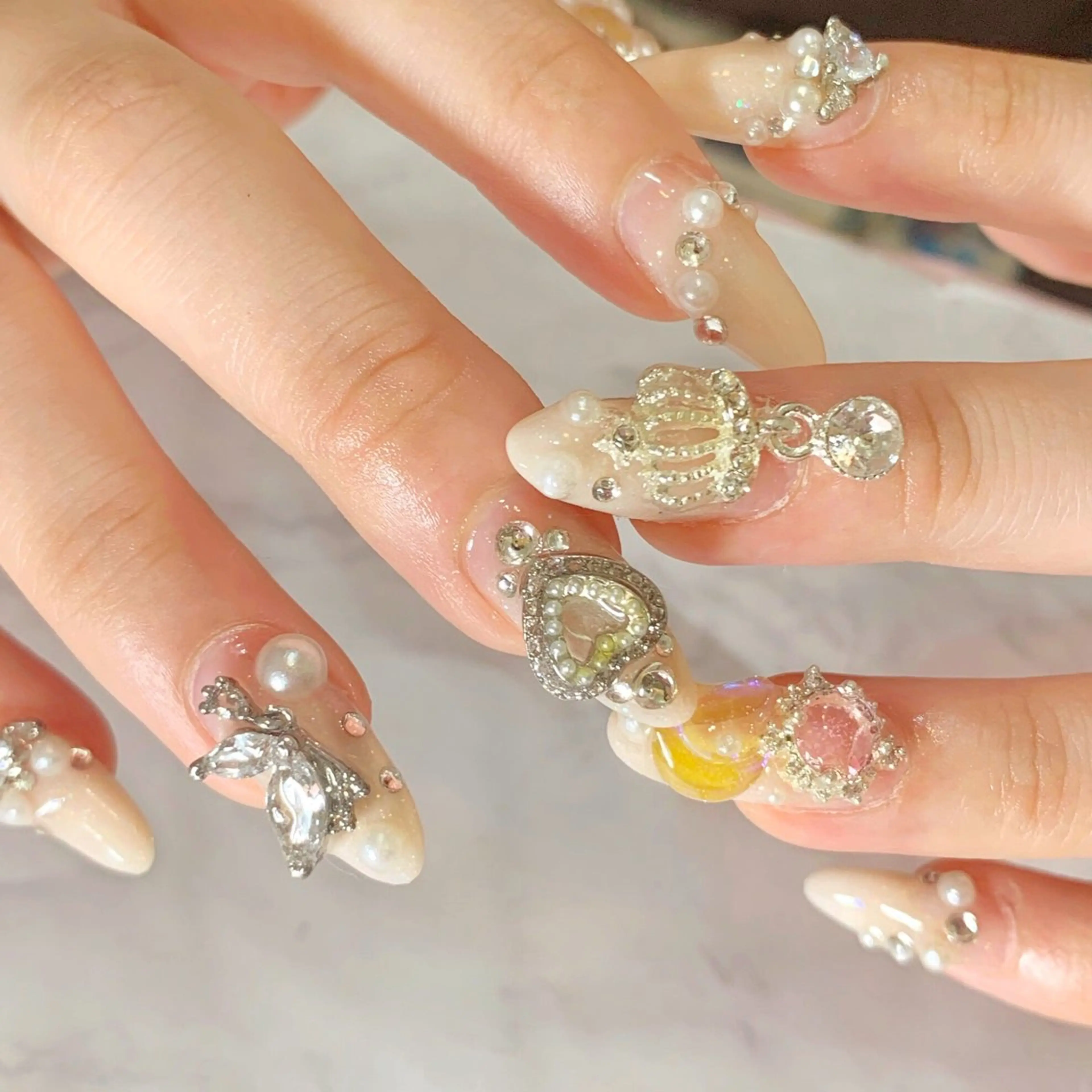 ネイル glossnail MIKIのネイルデザイン