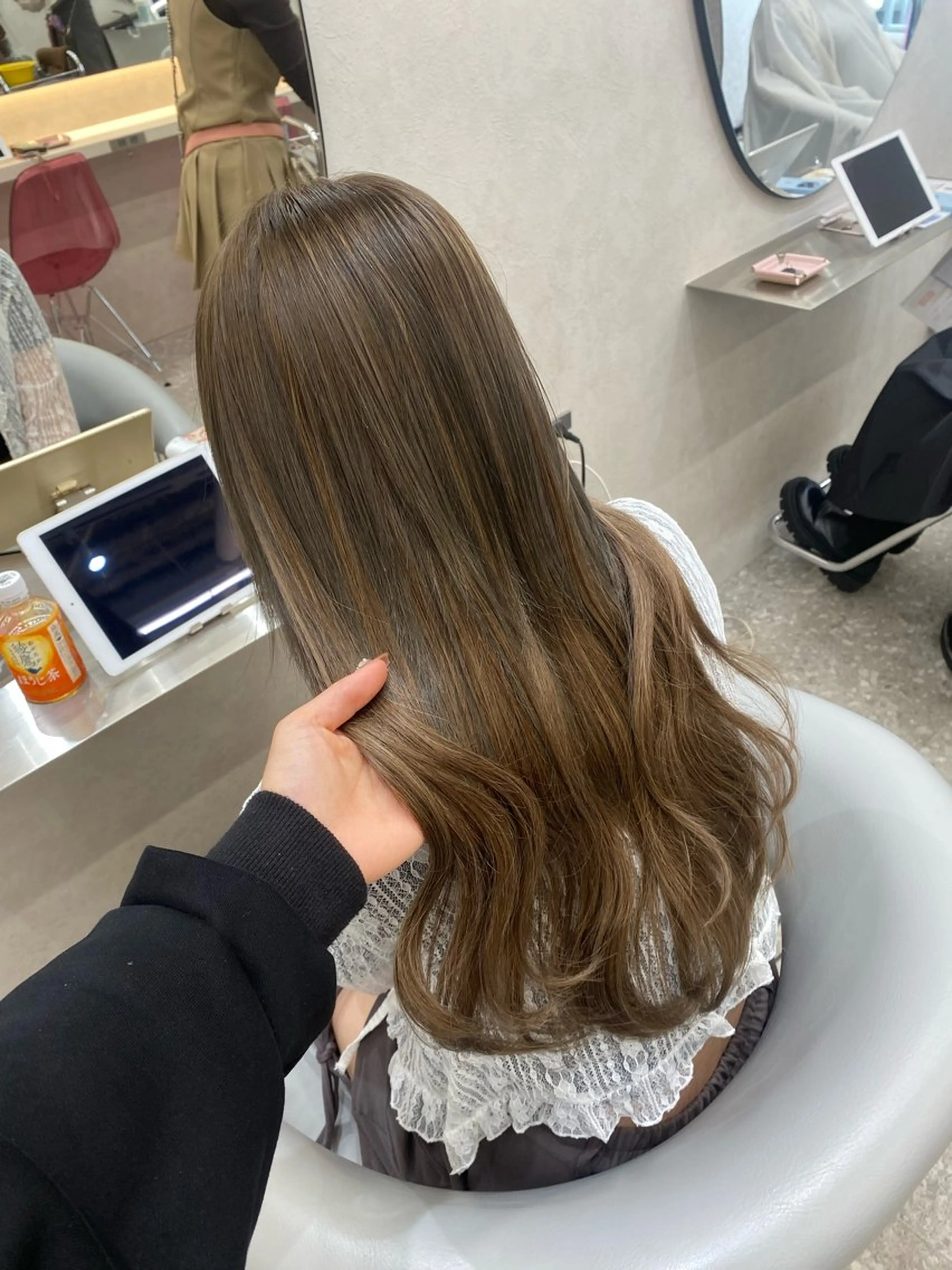 ロング カラー ヘアアレンジ ヘアカラー エクステ なな 顔周りカット /シールエクステのヘアスタイル