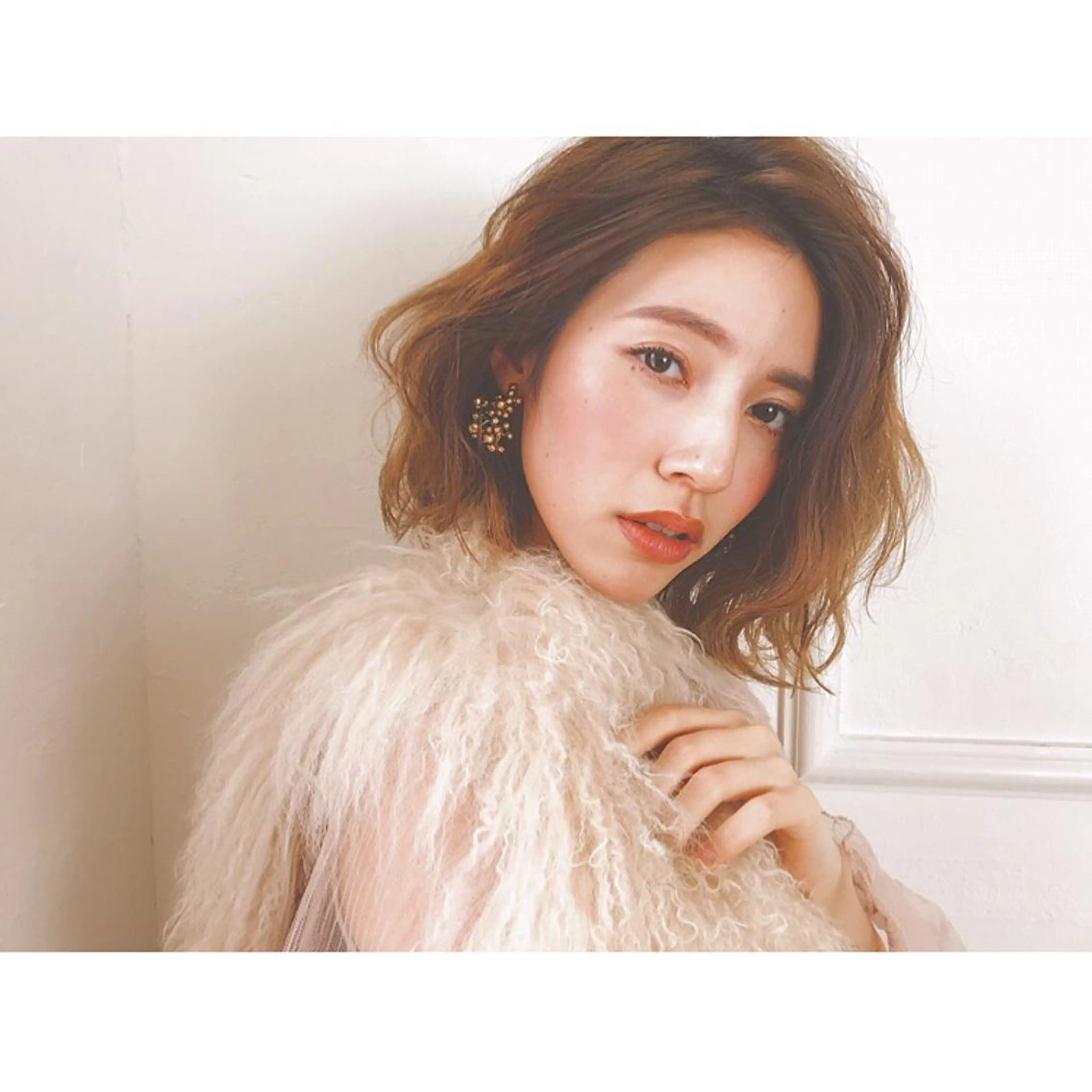 ミディアム カラー パーマ ミディアムパーマ 仲西 愛鈴のヘアスタイル