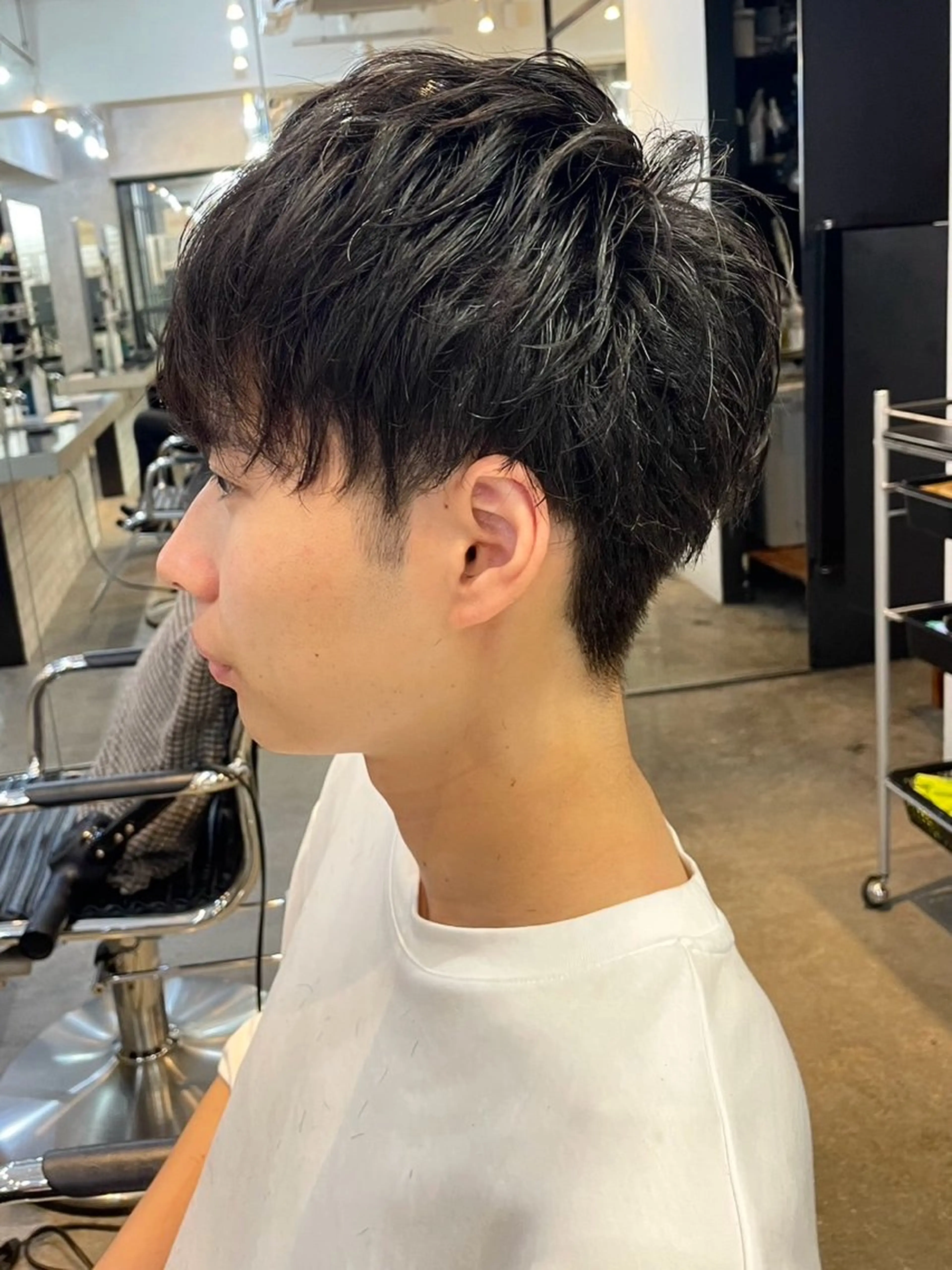 メンズ 刈り上げ 切りっぱなしボブ/ ブリーチカラー/大塚のヘアスタイル