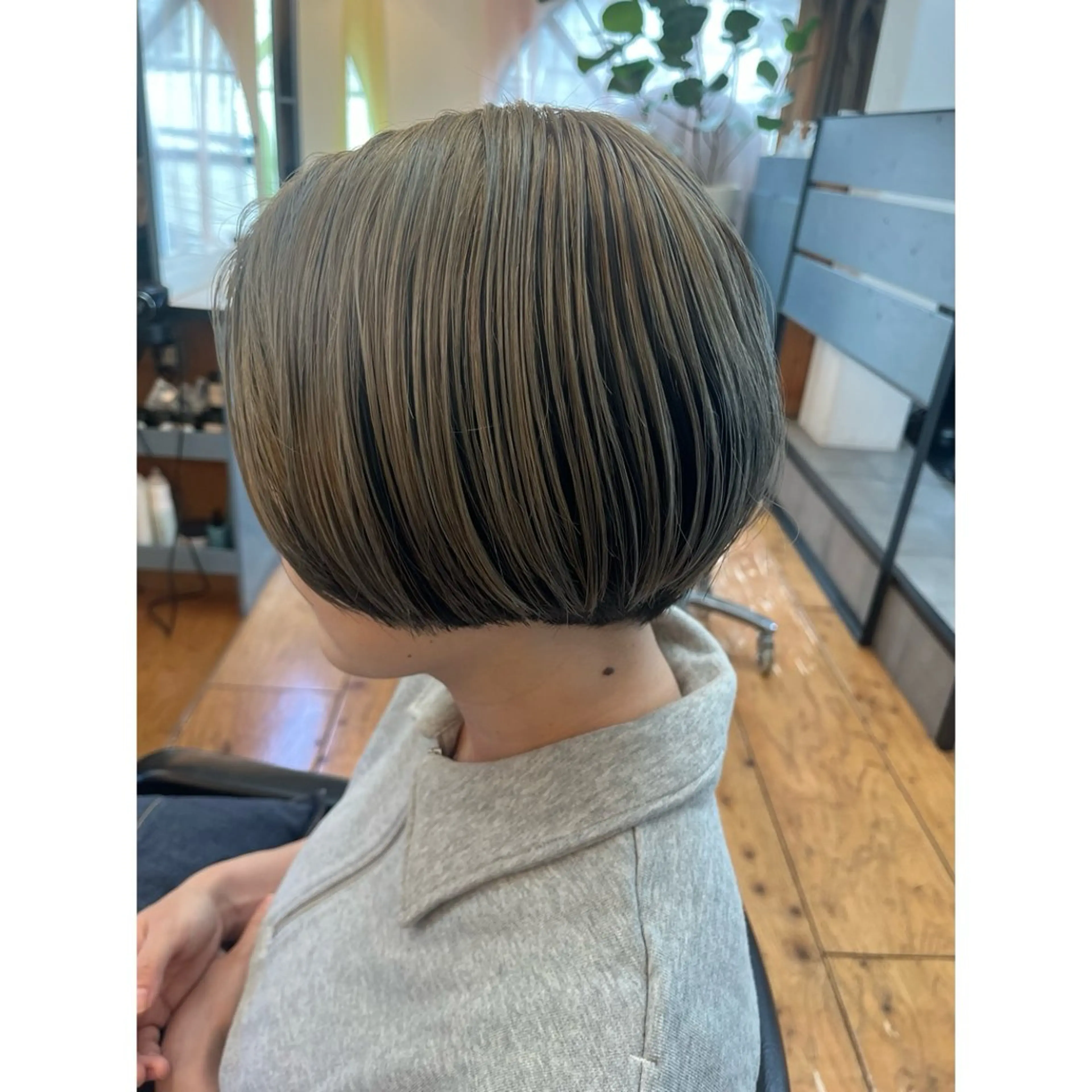 ショート カラー ボブ 髪質改善 ショートヘア トリートメント Lagom なかだのヘアスタイル