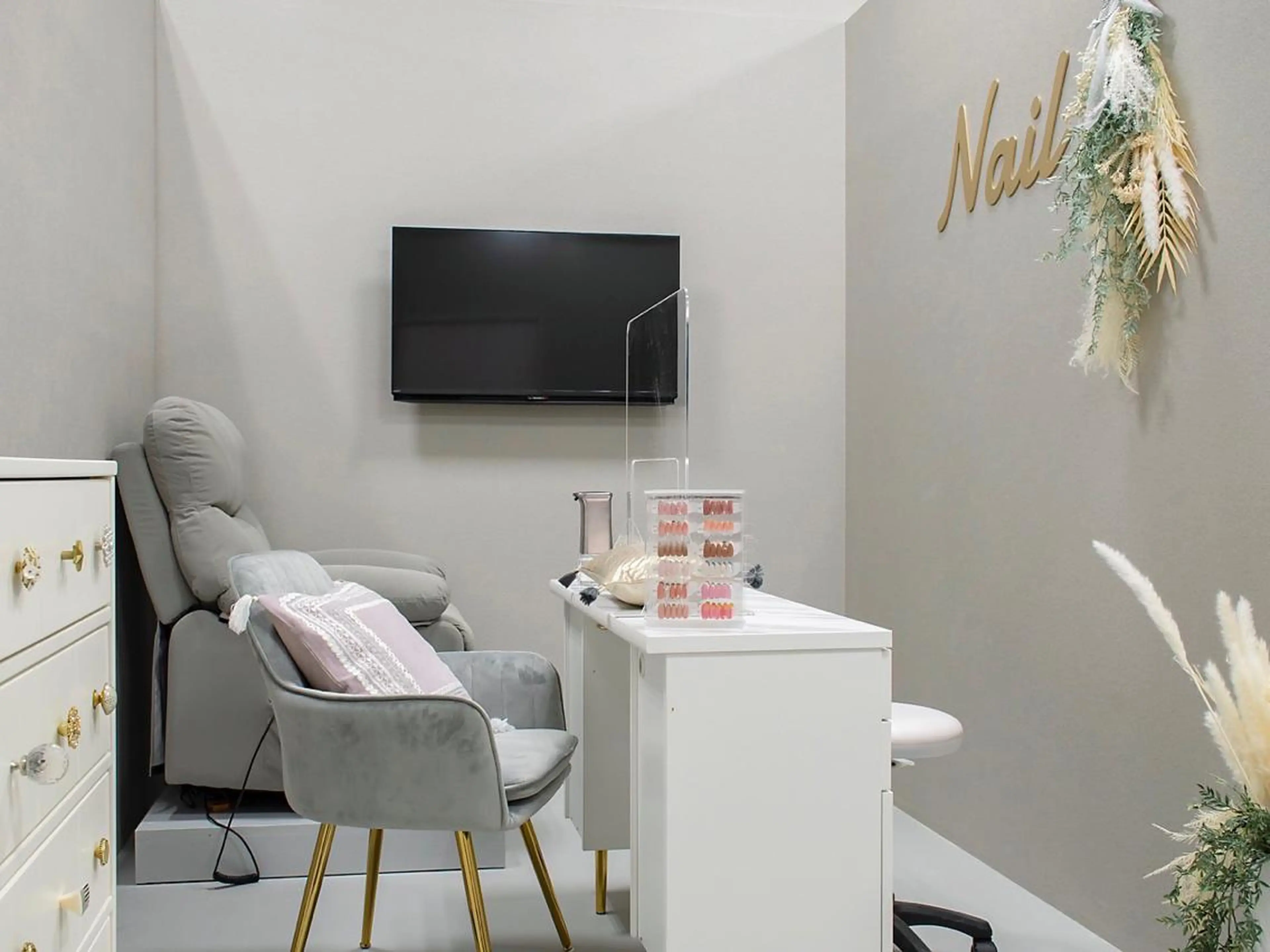 ネイル Lumiere RINの眉毛・アイブロウイメージ