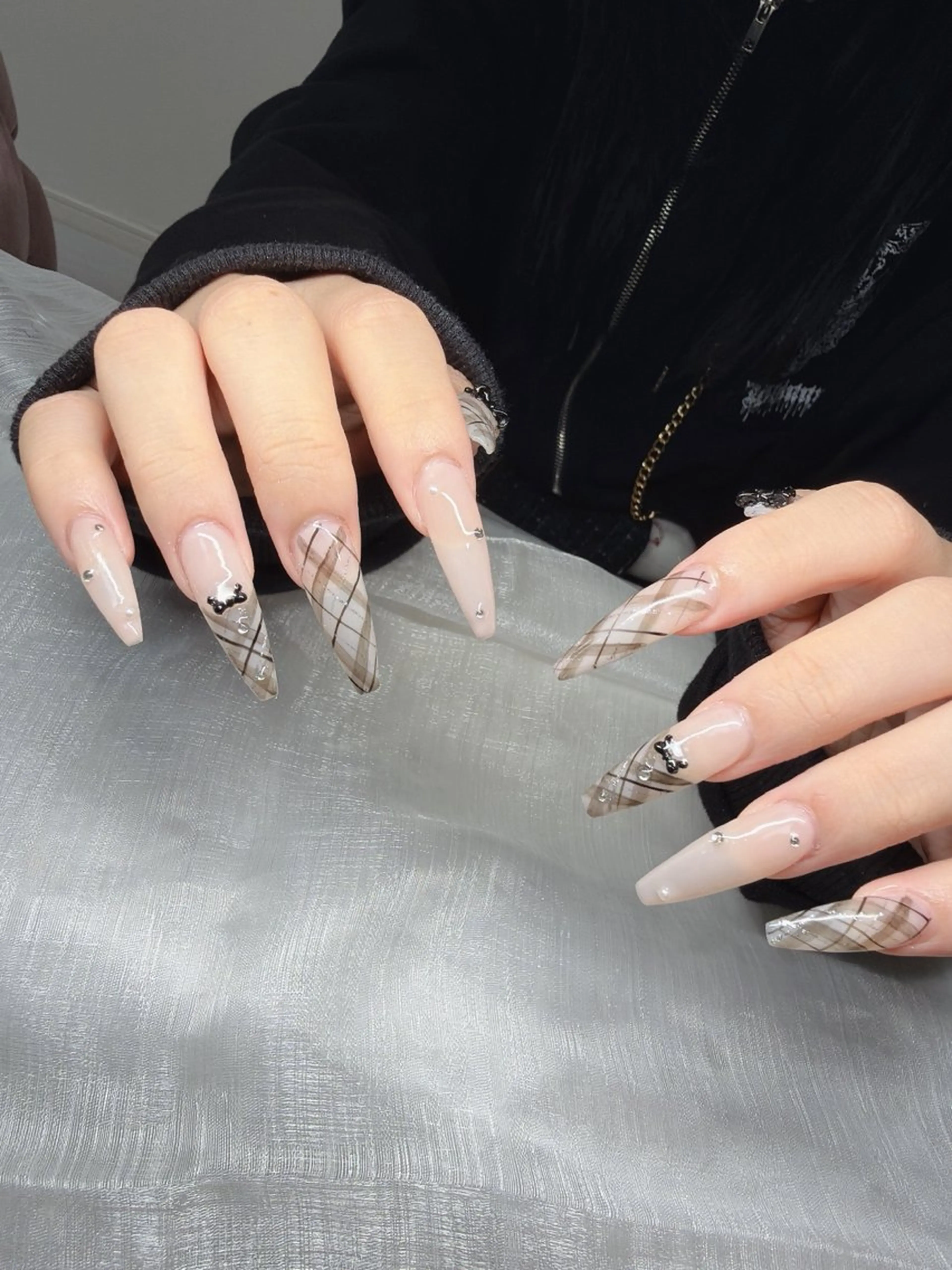 ネイル ハンドネイル Lee Nailsのネイルデザイン