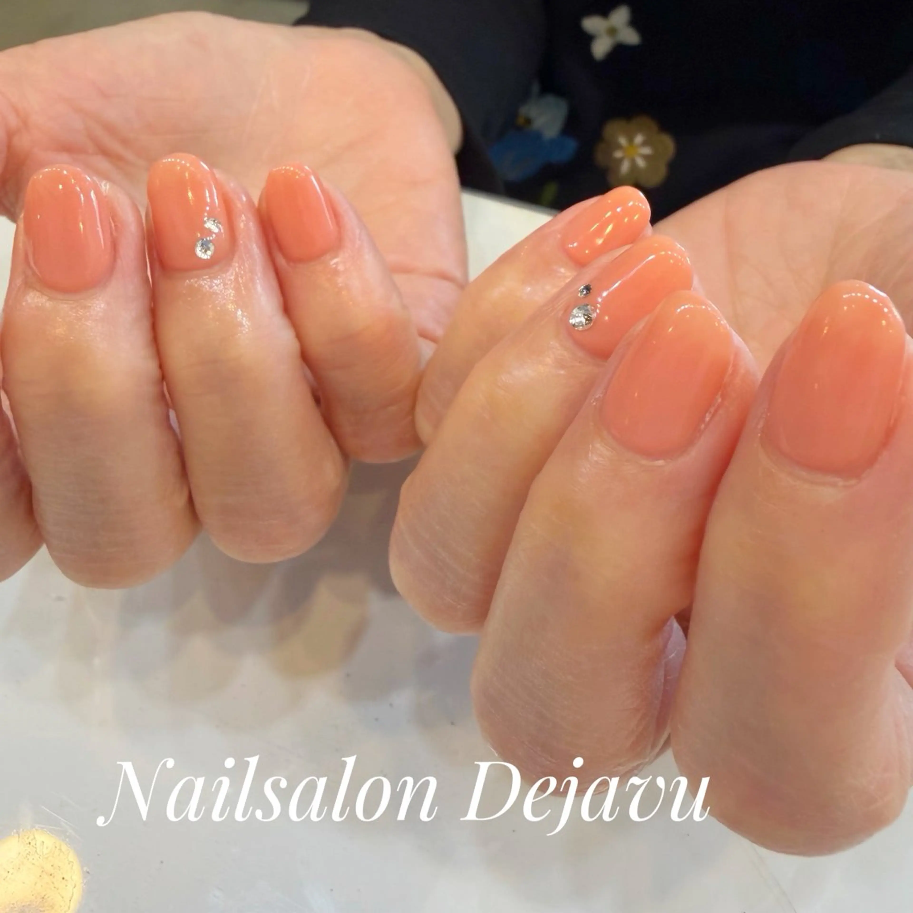 ネイル ワンカラーネイル ストーンネイル ハンドネイル Nail salon Dejavu 🌿のネイルデザイン