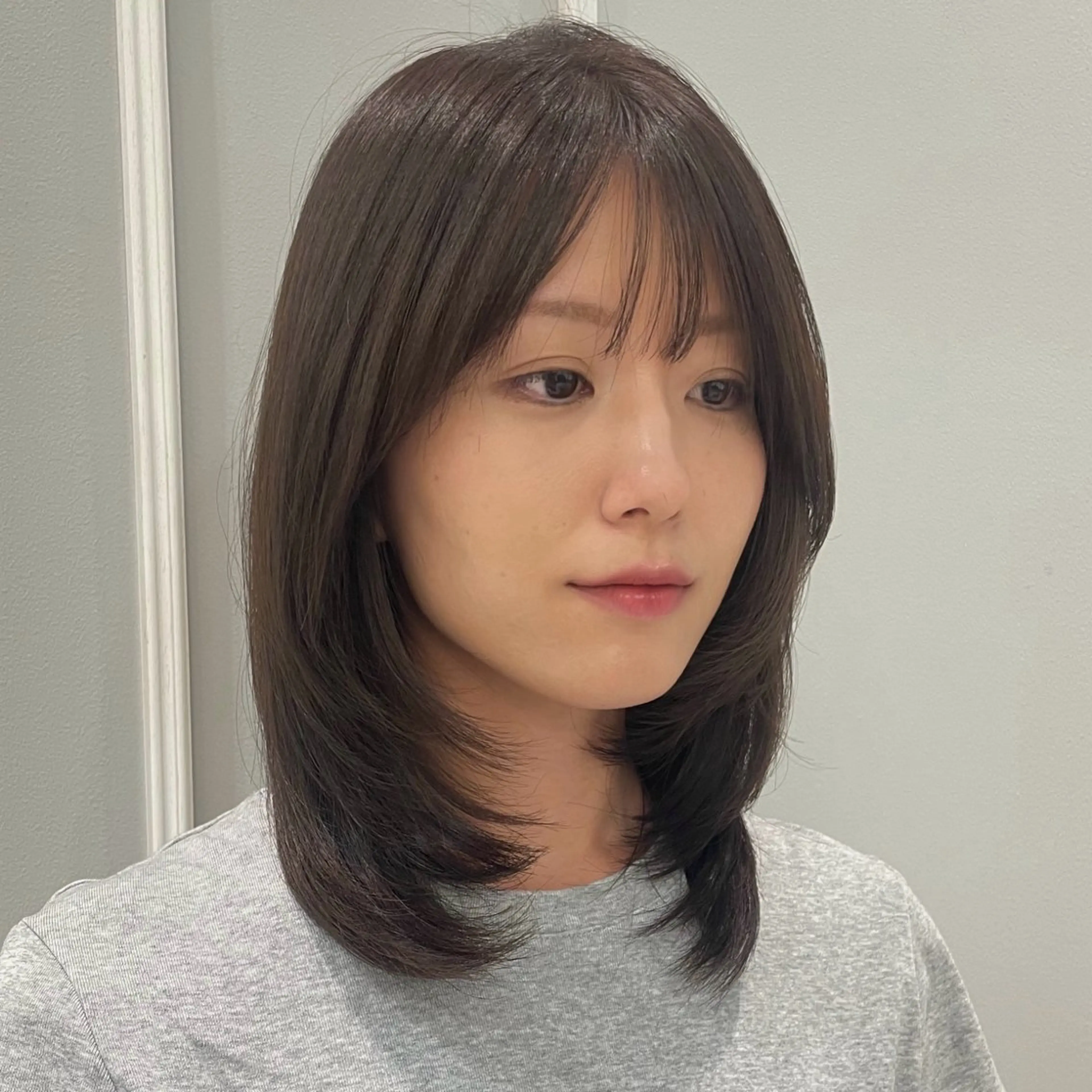 ミディアム カラー レイヤーカット カット ヘアカラー トリートメント 🩶赤み消しカラー 🐈‍⬛荻野美思🐾のヘアスタイル