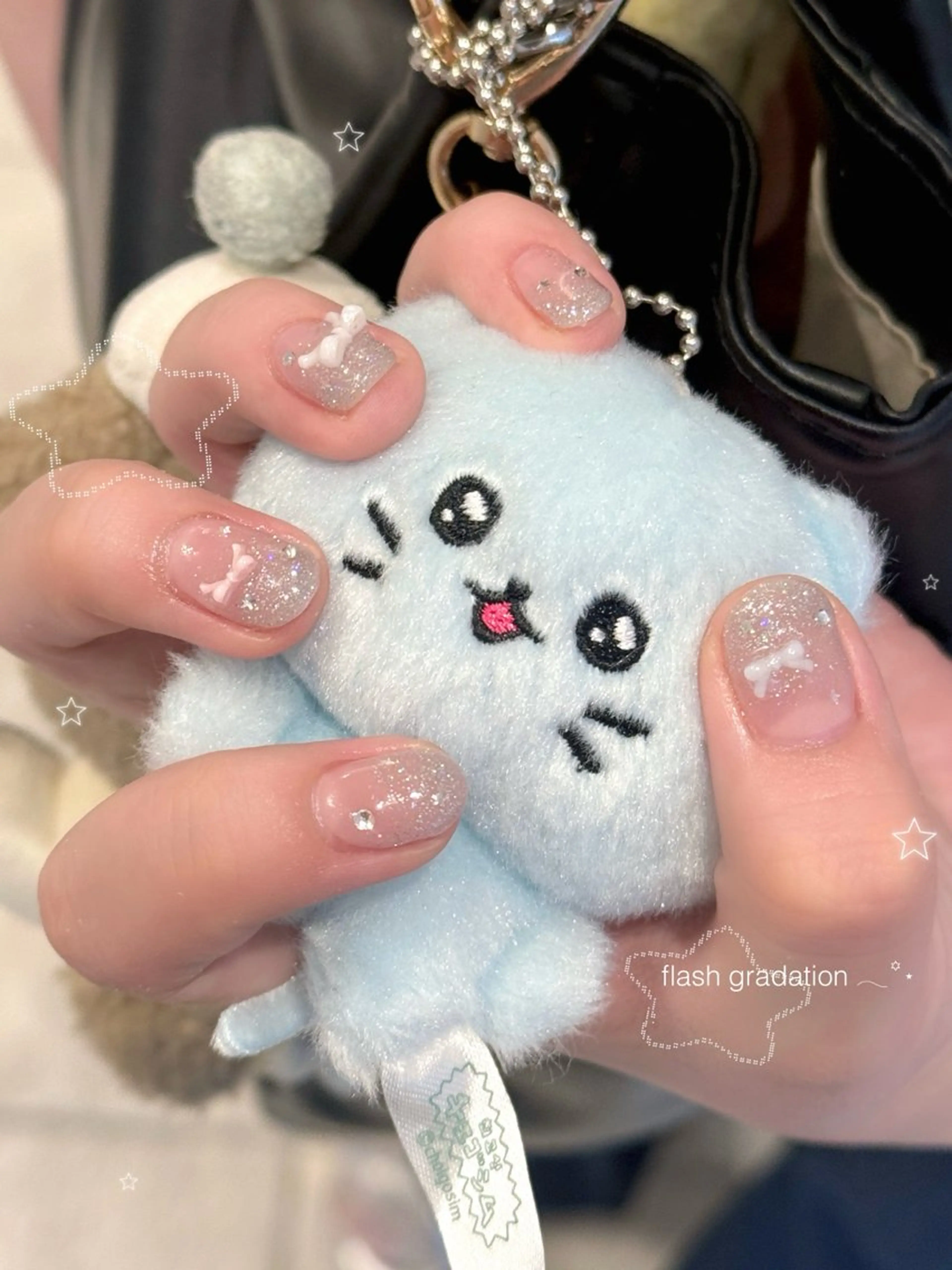 ネイル フラッシュネイル ジェルネイル キラキラネイル 水色 パラジェル ハンドネイル natsuki 💫のネイルデザイン