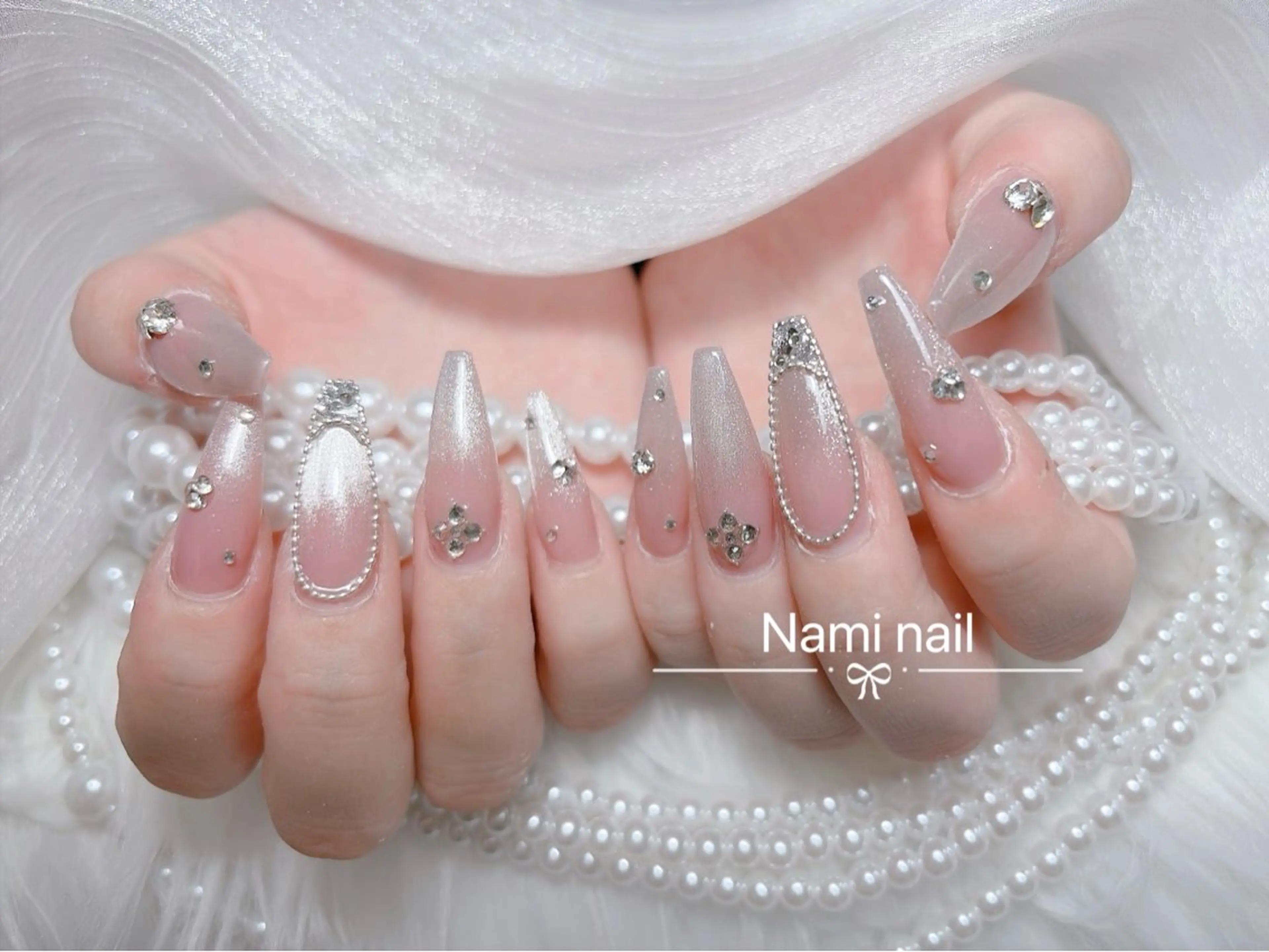 ネイル 長さ出し ガーリー 韓国ネイル ロングネイル 持ち込み ハンドネイル Nami nail salonのネイルデザイン