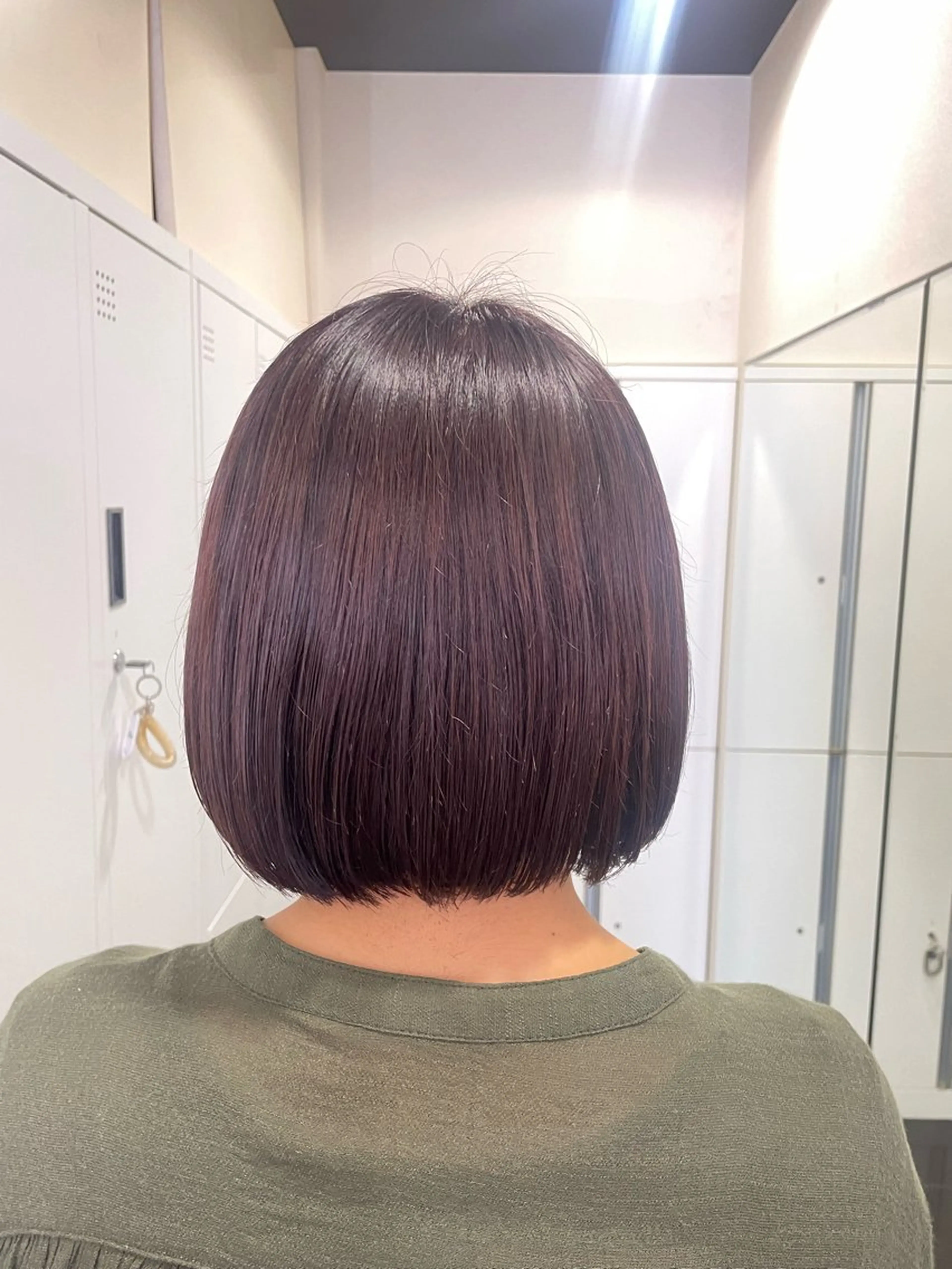 ミディアム カラー ブラウンカラー ピンクカラー ピンクブラウン ボブ ハイトーン/レイヤー 似合わせ・ユキノのヘアスタイル