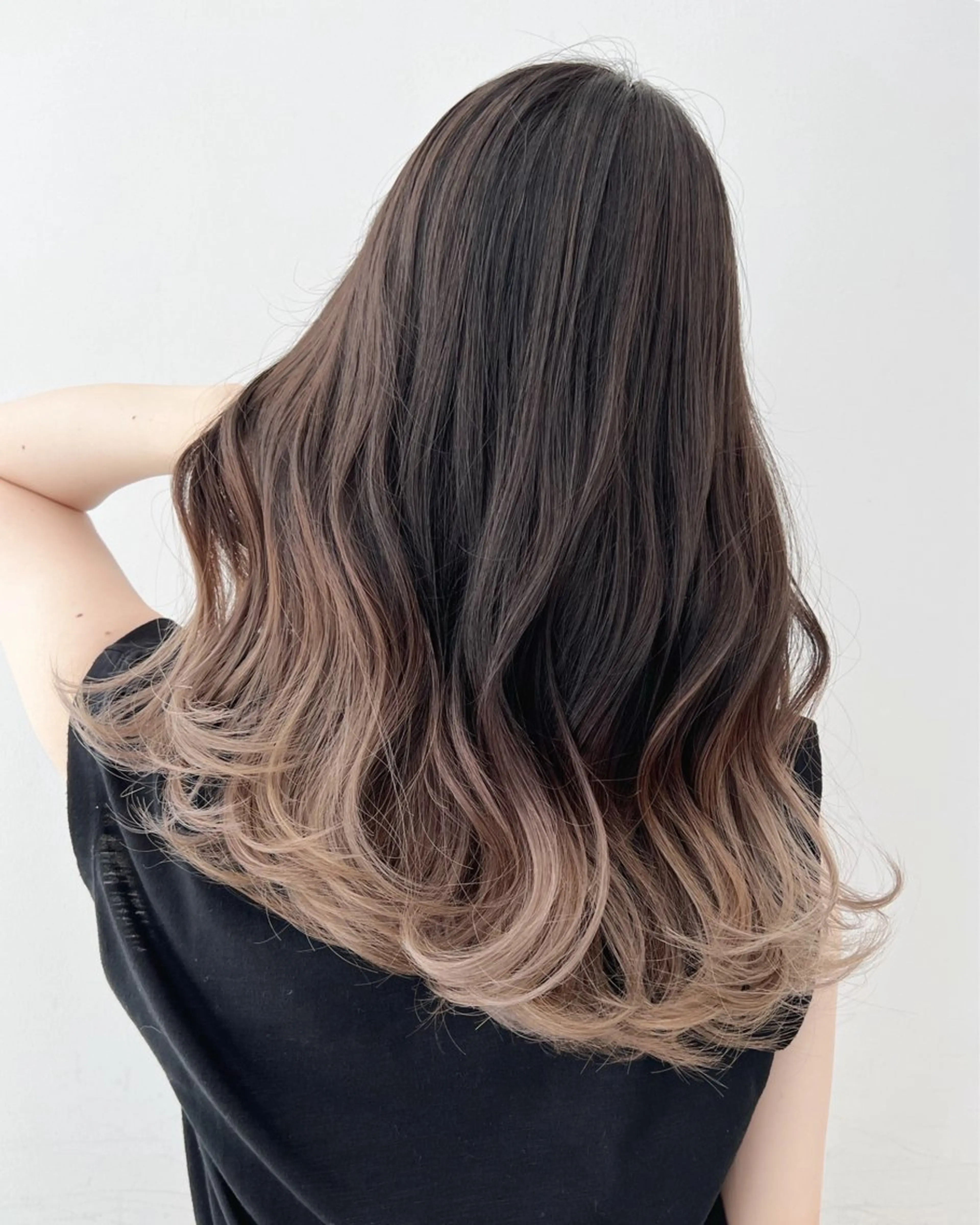 ミディアム カラー ベージュカラー グラデーションカラー ミルクティーベージュ ヘアカラー トリートメント 【ブリーチカラー】 🌈ALIVE若山葵のヘアスタイル