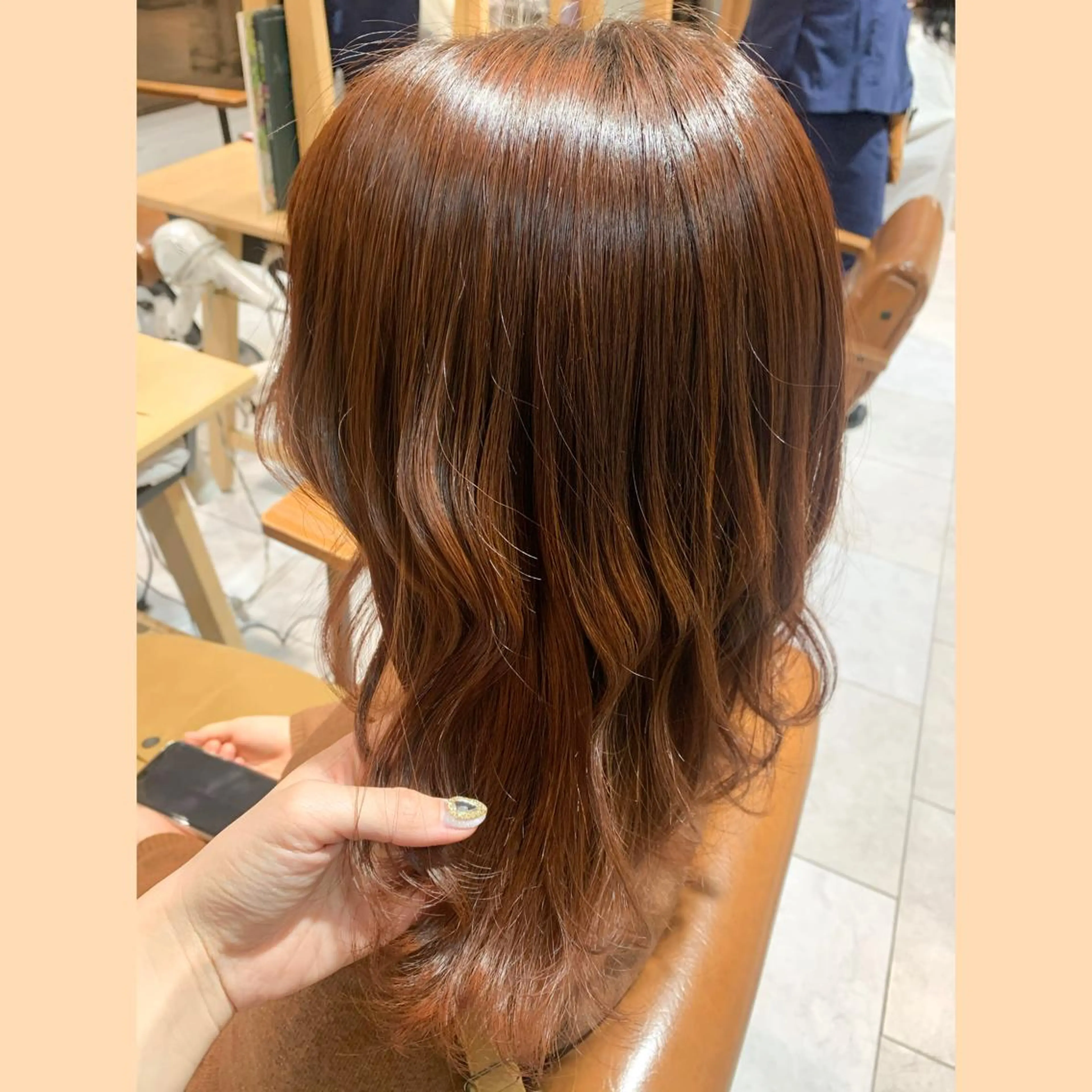 ミディアム カラー ブリーチ ブラウンカラー ダブルカラー ブリーチなしカラー オレンジ 浅沼 久瑠美のヘアスタイル