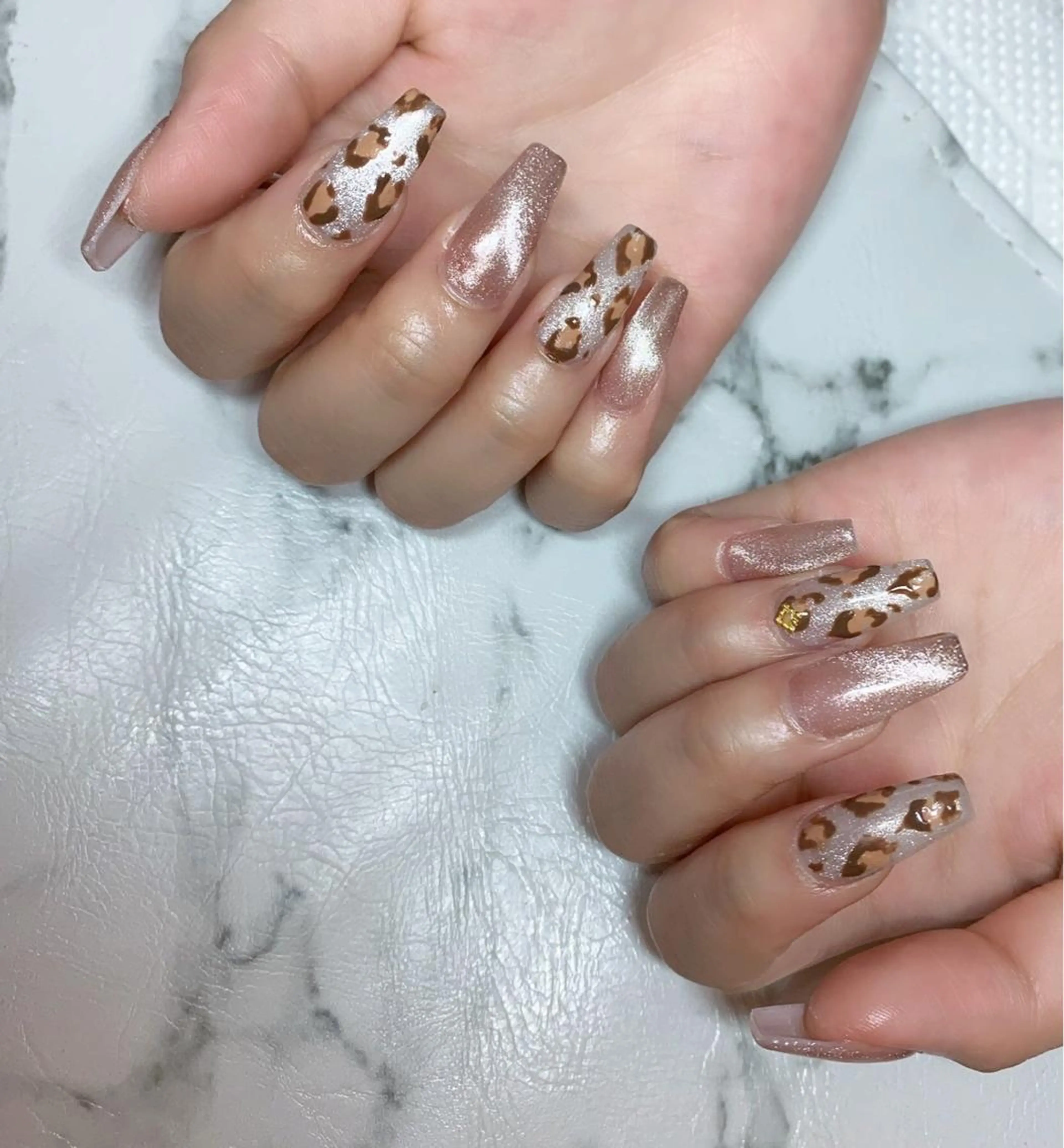 ネイル アニマル柄 アートネイル ニュアンスネイル スカルプネイル スクエアネイル ハンドネイル x.1.0.nail ♡Cのネイルデザイン