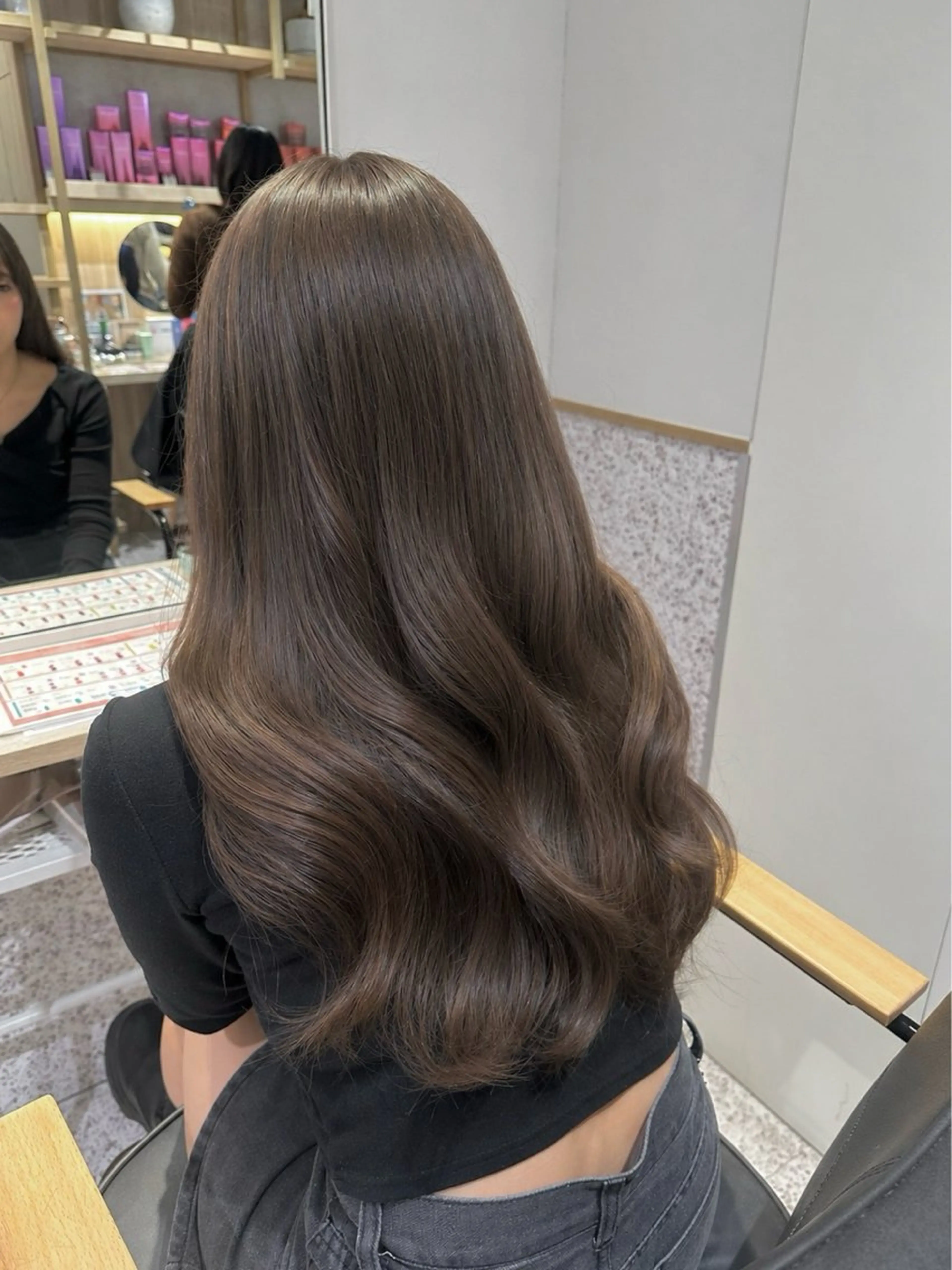 ロング 顔周りカット ハイライト 髪質改善 韓国風ヘア 縮毛矯正 ヘアカラー 透明感/艶カラー 🫧 ユイナのヘアスタイル