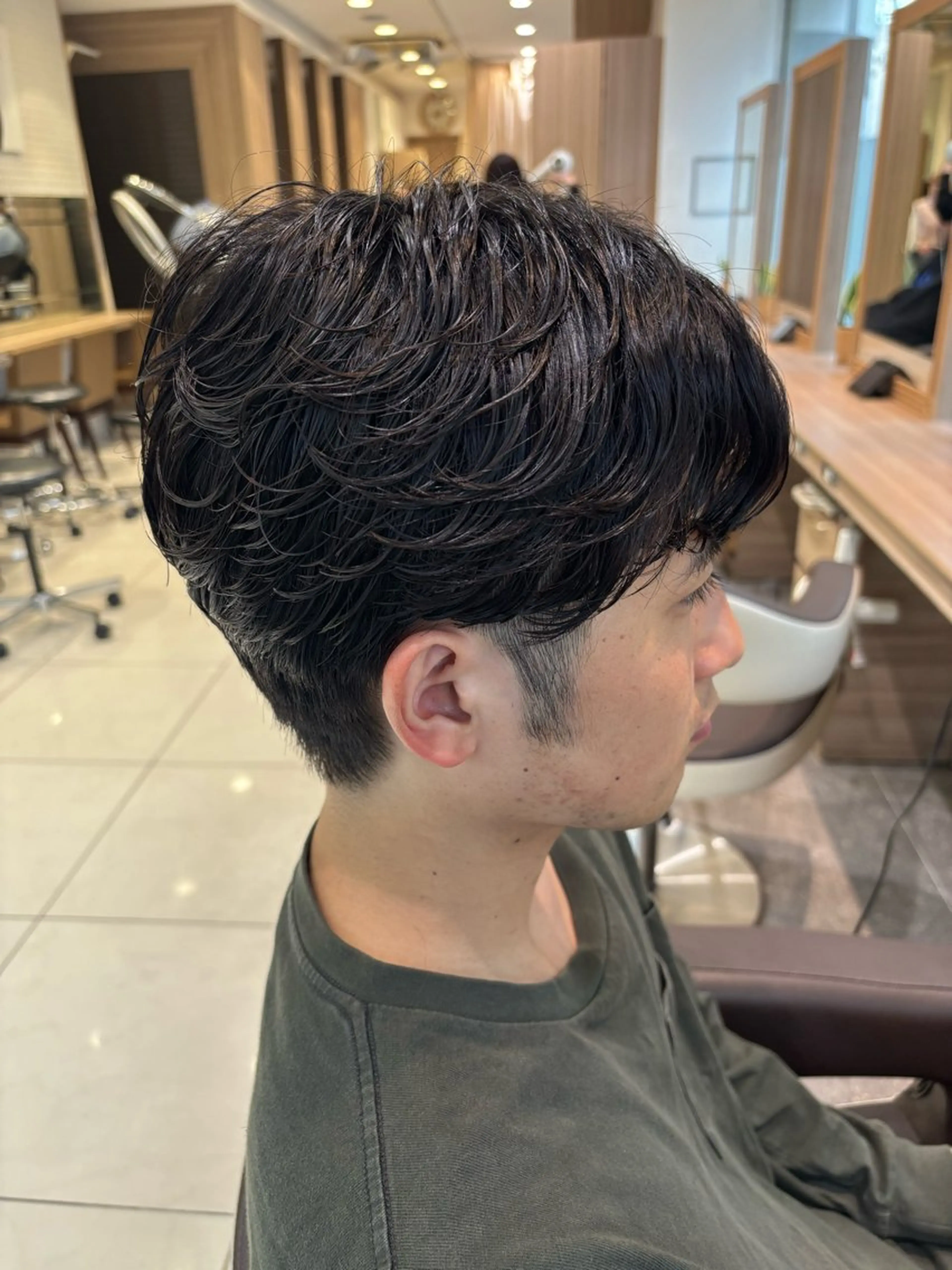 パーマ メンズ フェザーパーマ メンズパーマ ブリーチ/パーマ 縮毛/レイヤーaoiのヘアスタイル