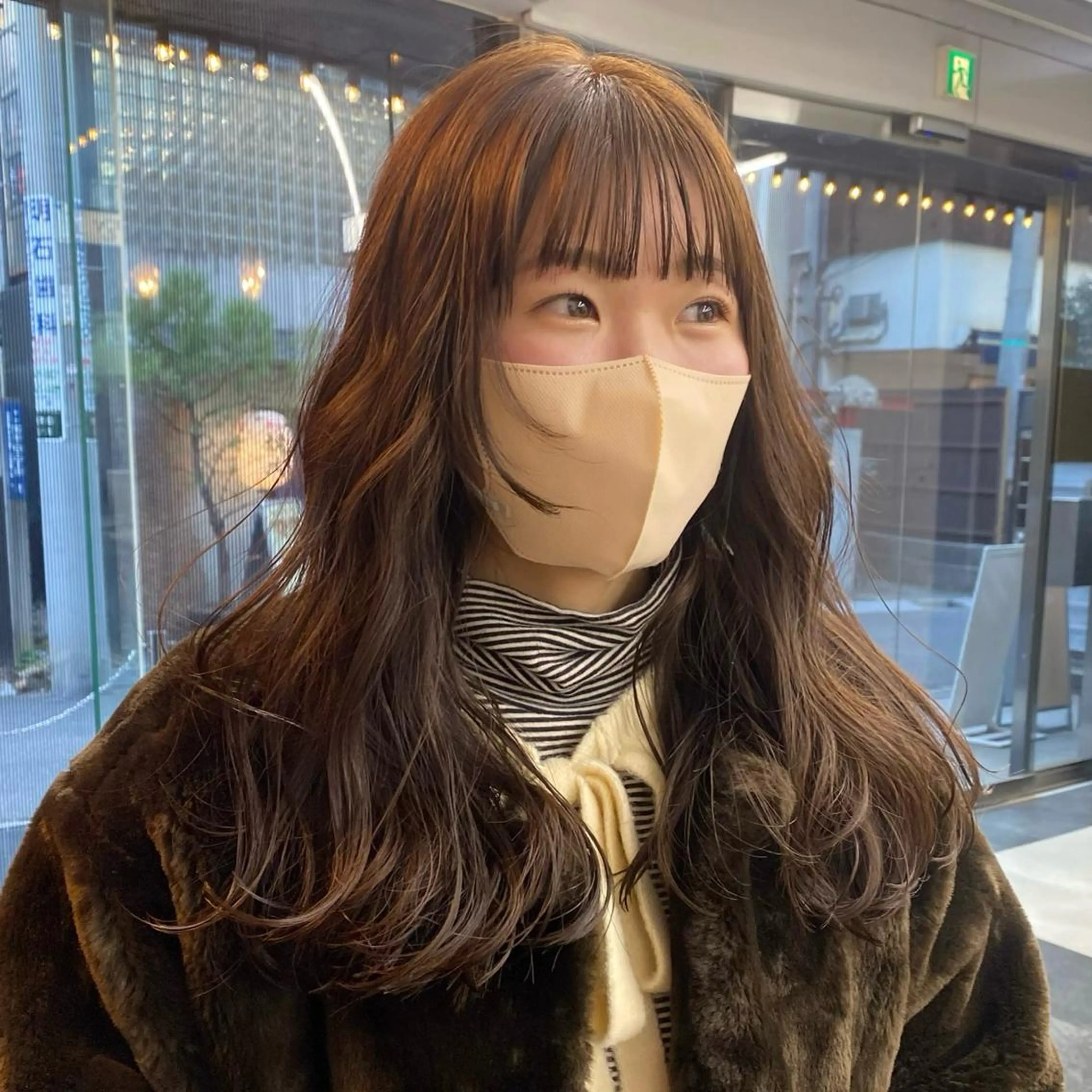 セミロング カラー パーマ セミロングパーマ ベージュカラー ブラウンカラー ブラウンベージュ チョコレートブラウン 大石 沙季のヘアスタイル