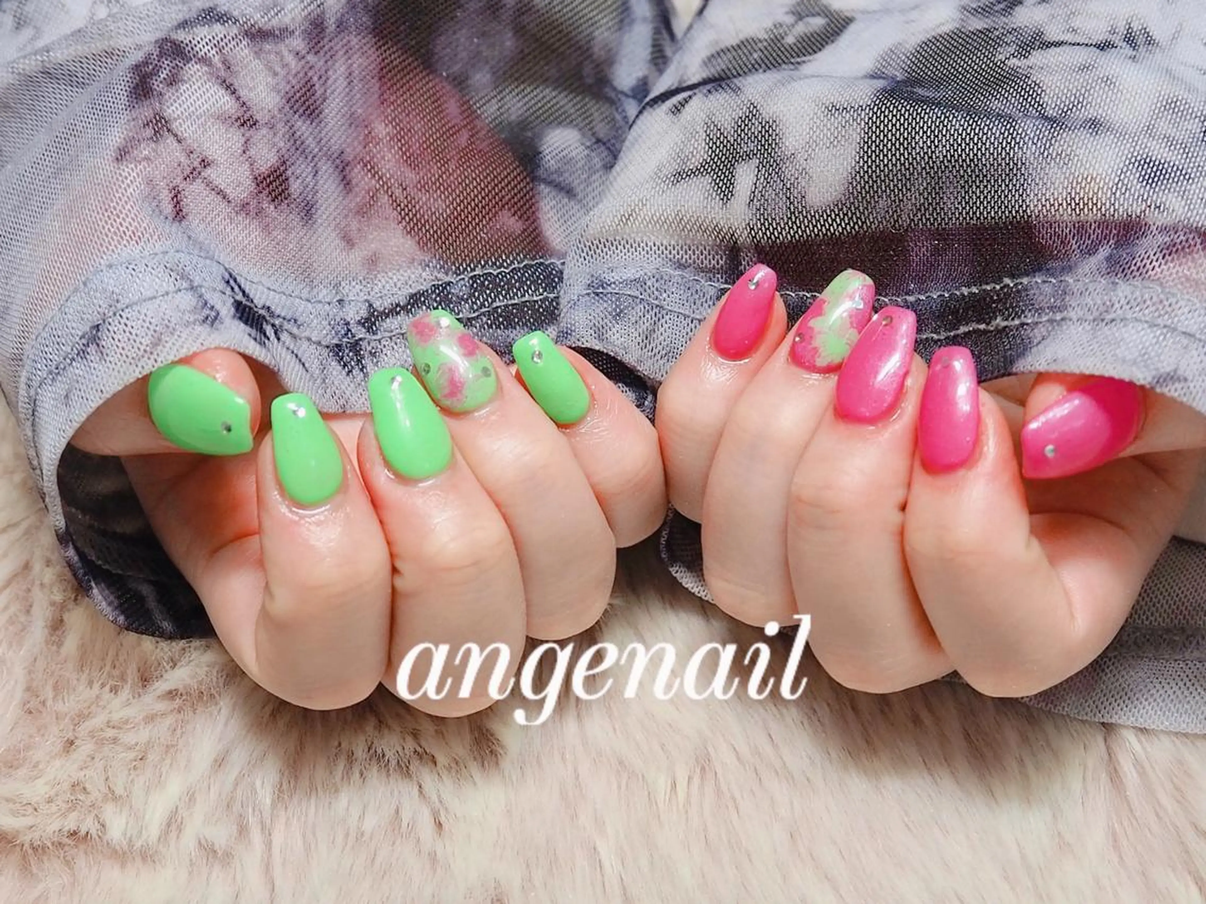 ネイル ハンドネイル オーナーネイリスト MAKIのネイルデザイン