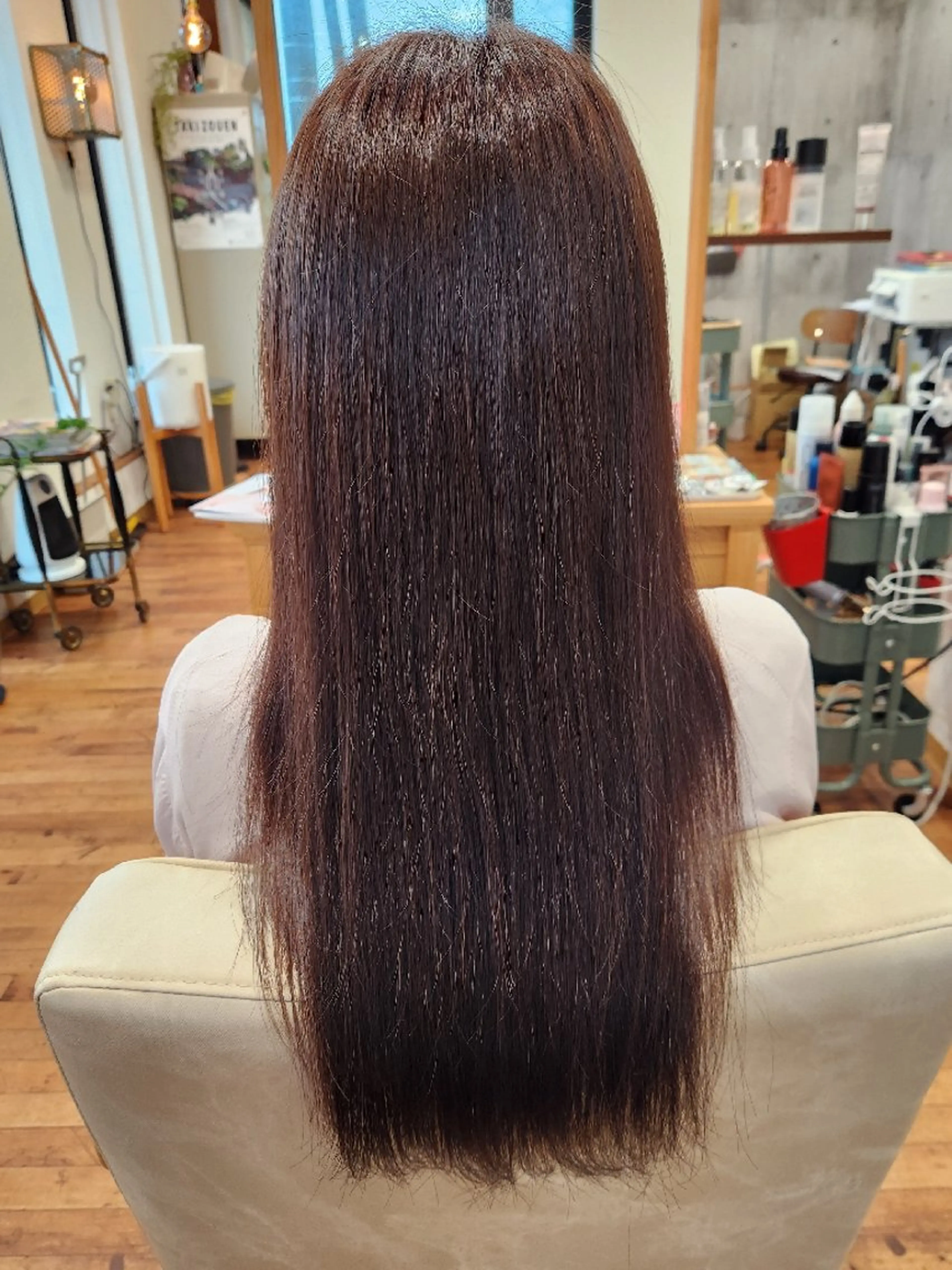 カラー 岩瀬 未来のヘアスタイル