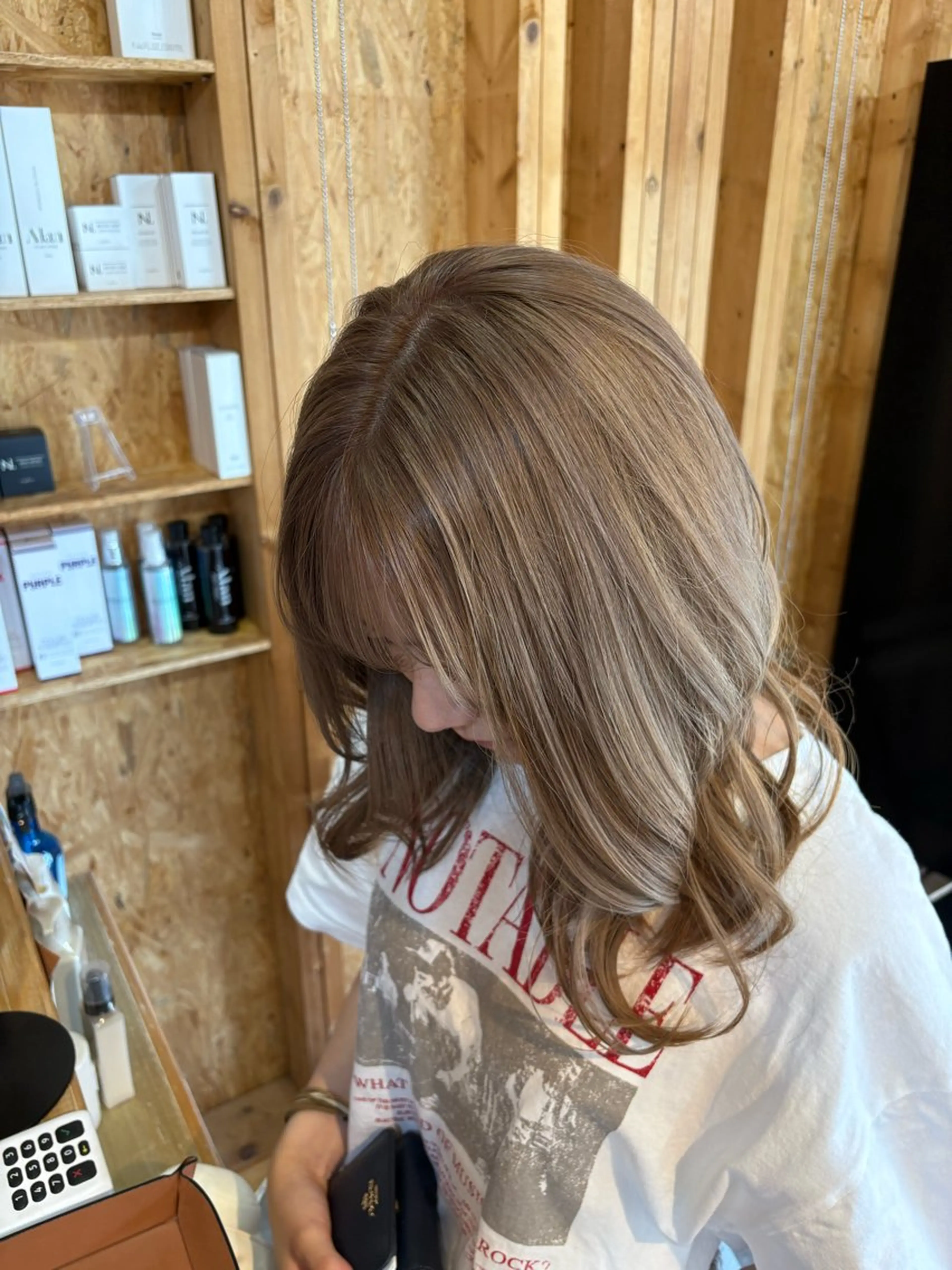 カラー ベージュカラー ブリーチ 透明感カラー ミルクティーベージュ まろみ暖色×ボブ ×chia🕯のヘアスタイル