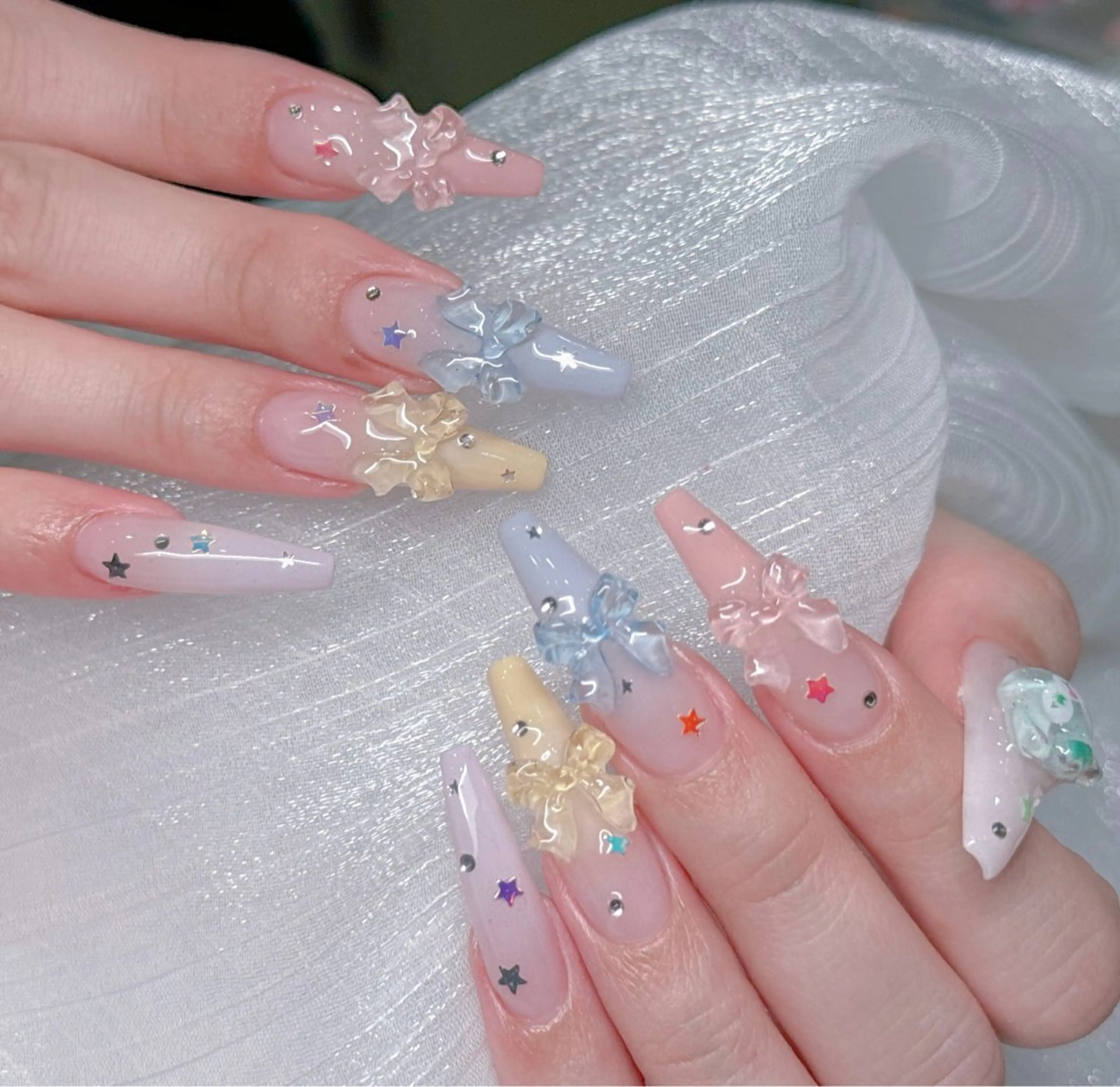 ネイル オーロラネイル ブルー チークネイル フットネイル フレンチネイル ハンドネイル REI NAのネイルデザイン