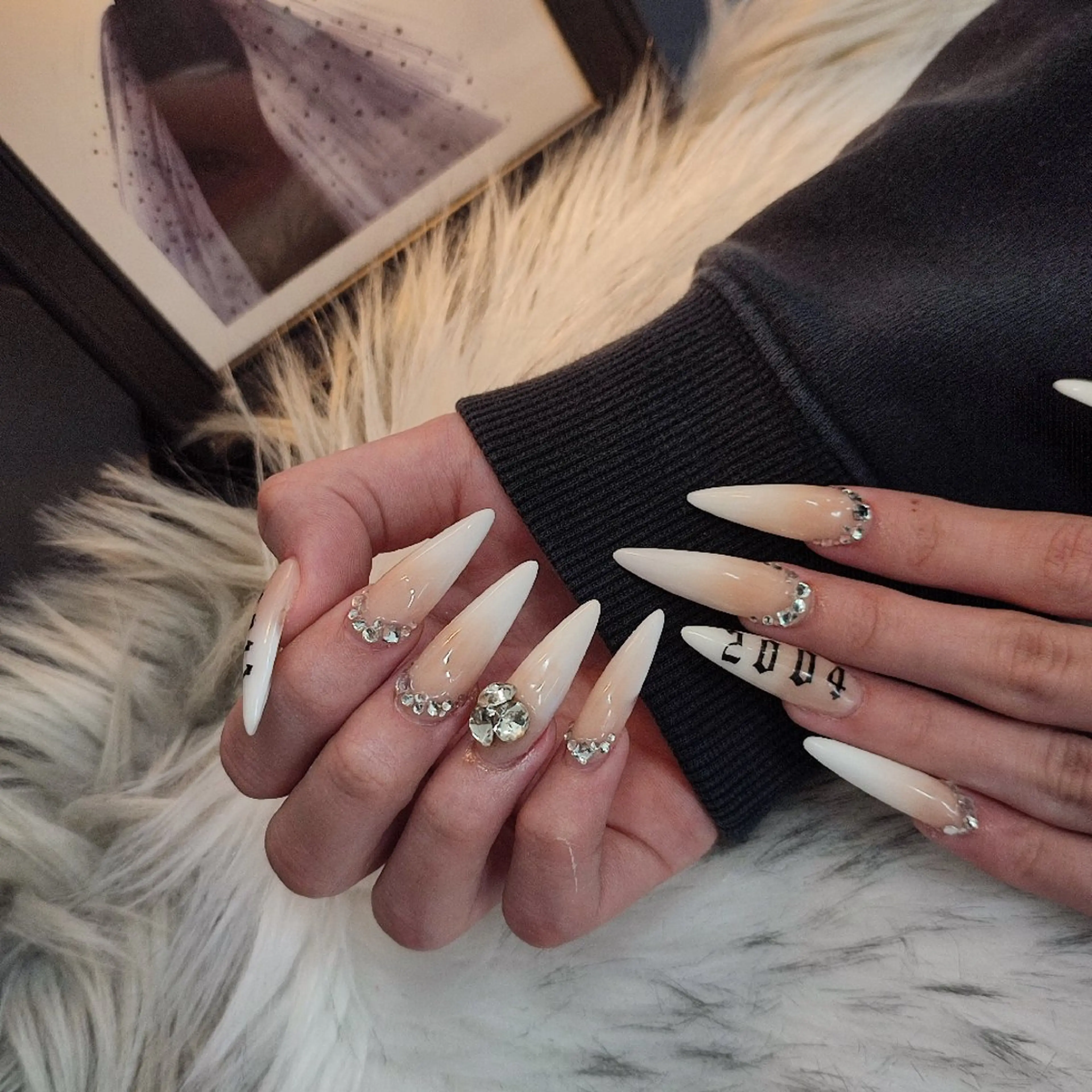 ネイル ハンドネイル RUNWAY 　　の眉毛・アイブロウイメージ