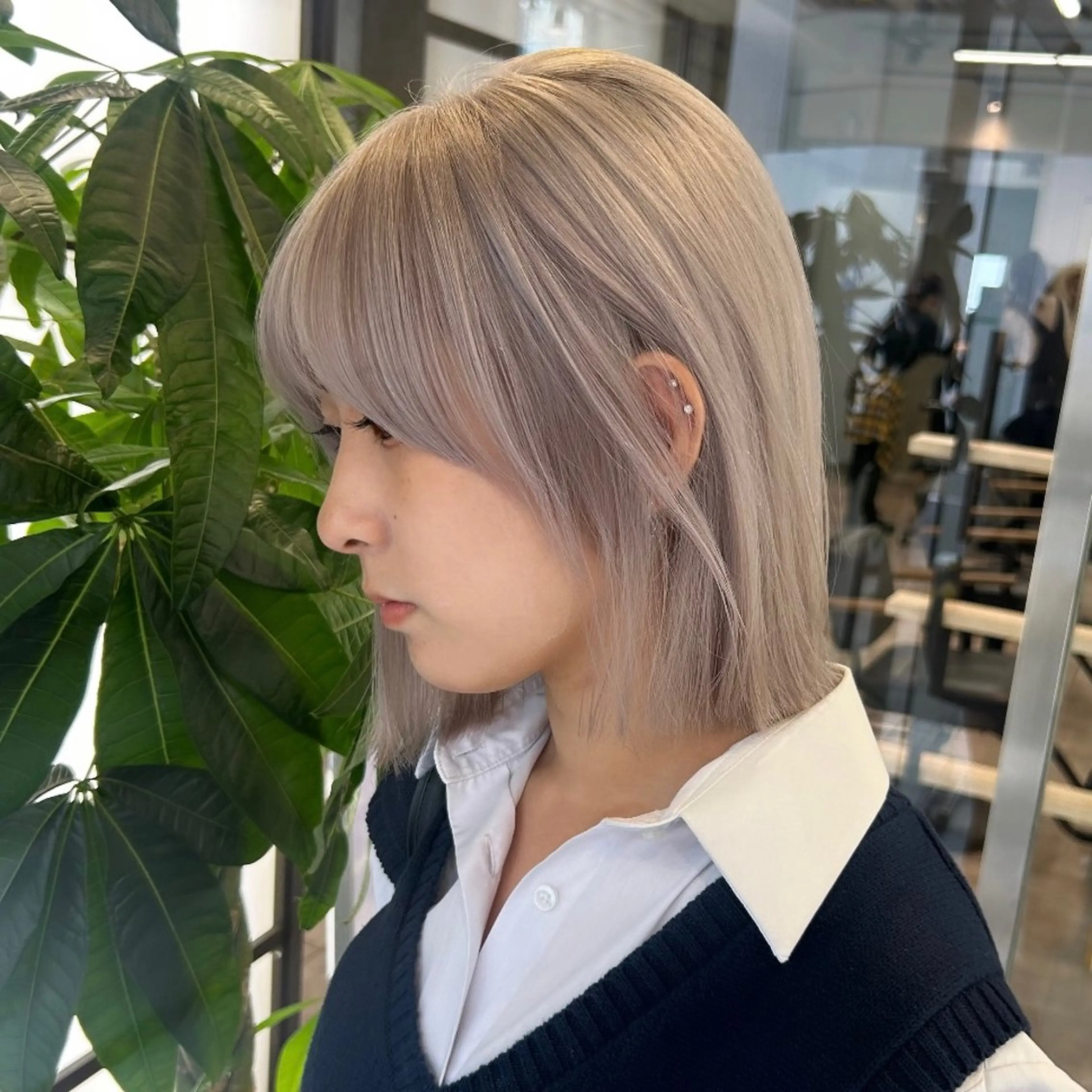 ミディアム カラー ブリーチ カット ヘアカラー デザインカラー 🥨HAZUKiのヘアスタイル