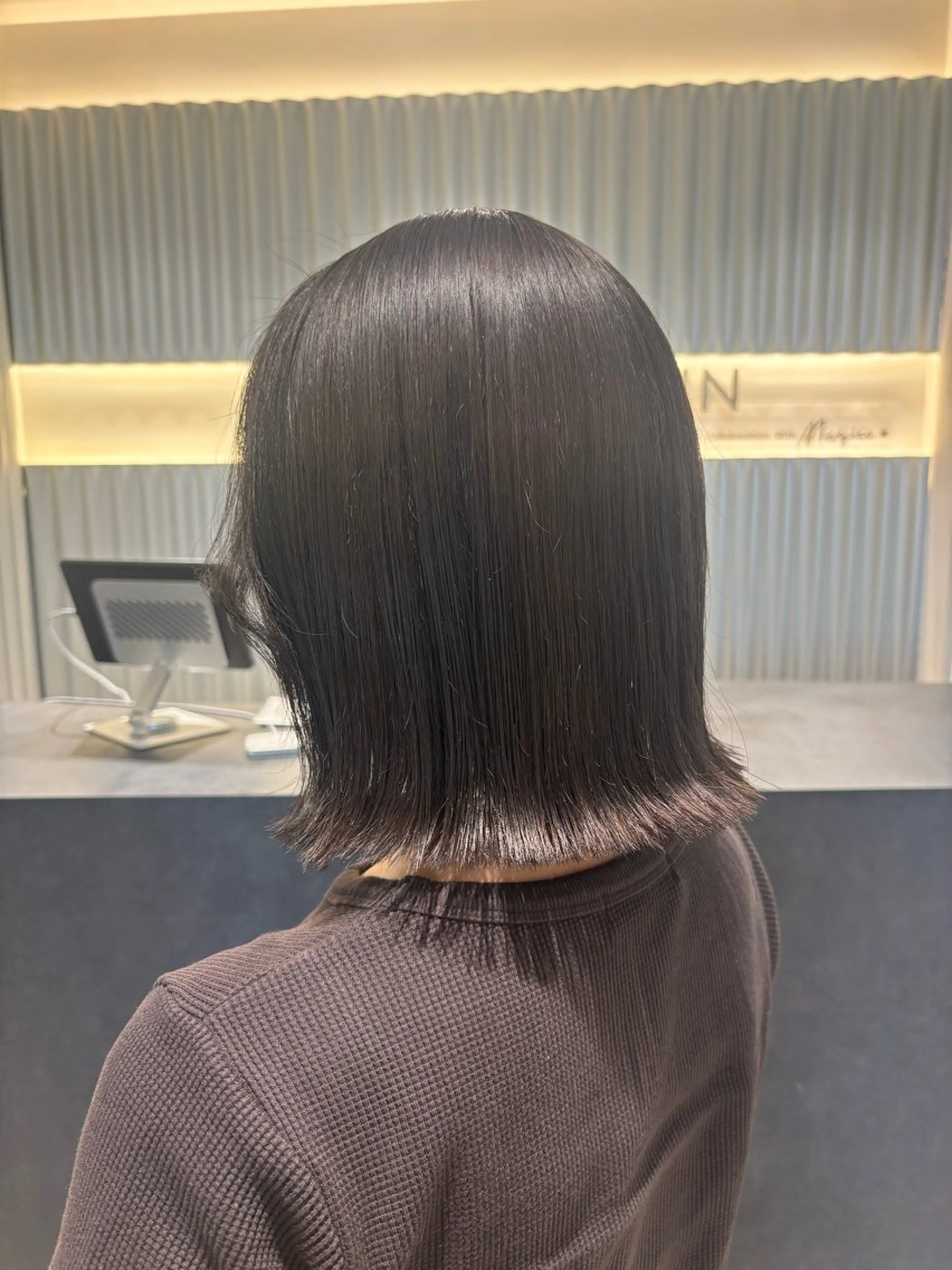 ショート カラー パーマ ヘアアレンジ 切りっぱなしボブ ボブ カット トリートメント ヘッドスパ ヘアセット 押切 響 のヘアスタイル