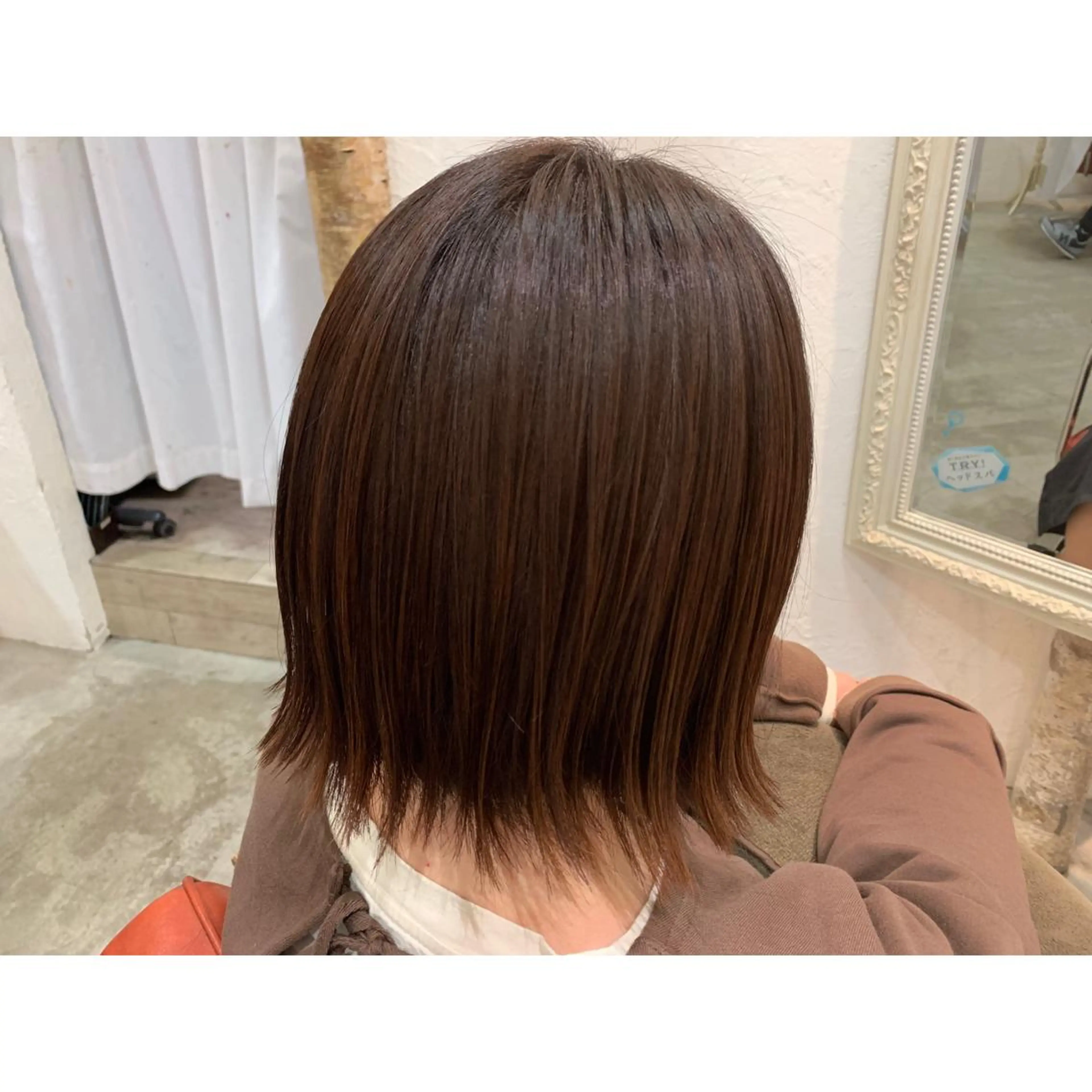 ミディアム カラー fio マナミのヘアスタイル
