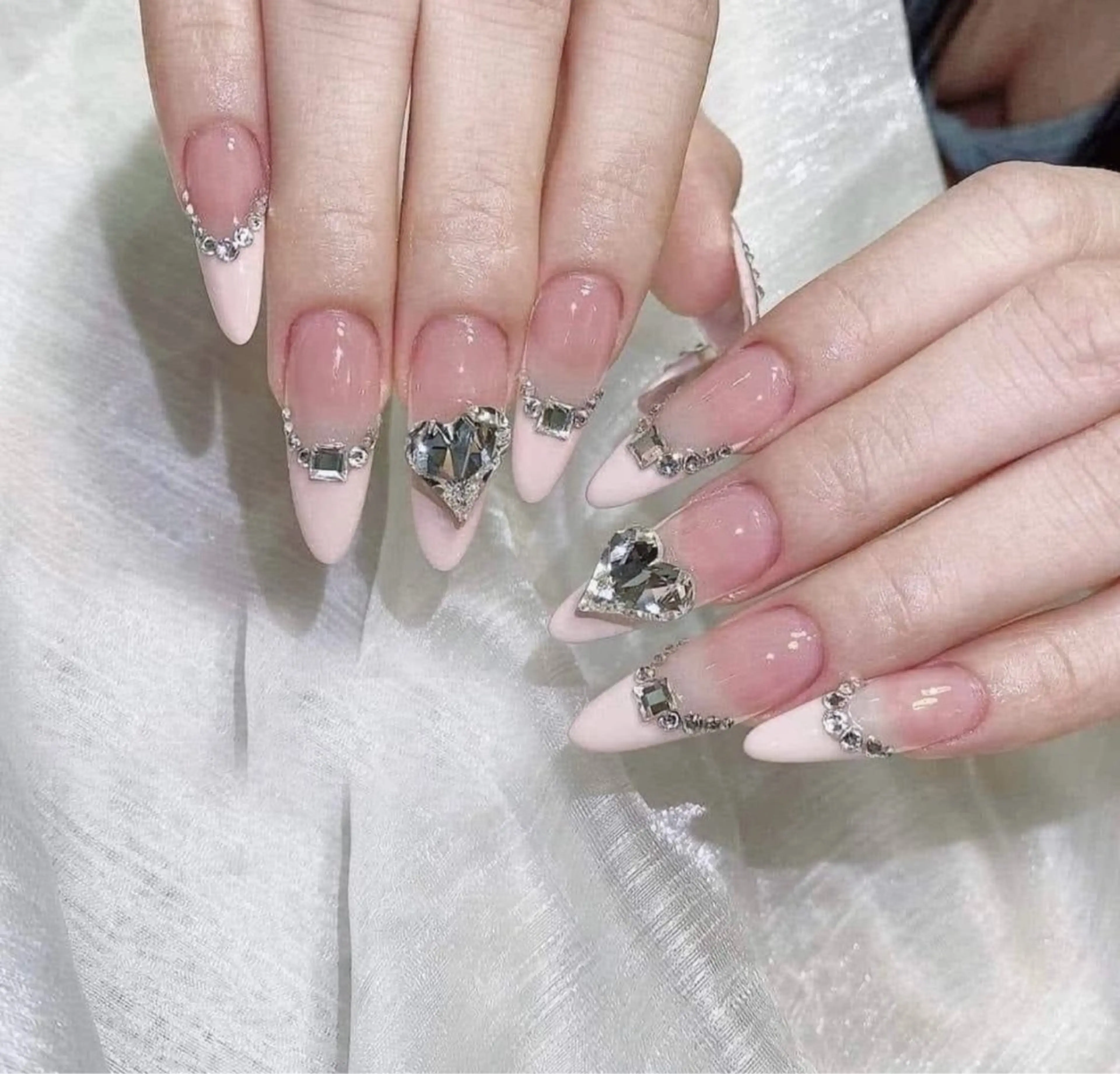 ネイル オーロラネイル ブルー チークネイル フットネイル フレンチネイル ハンドネイル REI レイのネイルデザイン