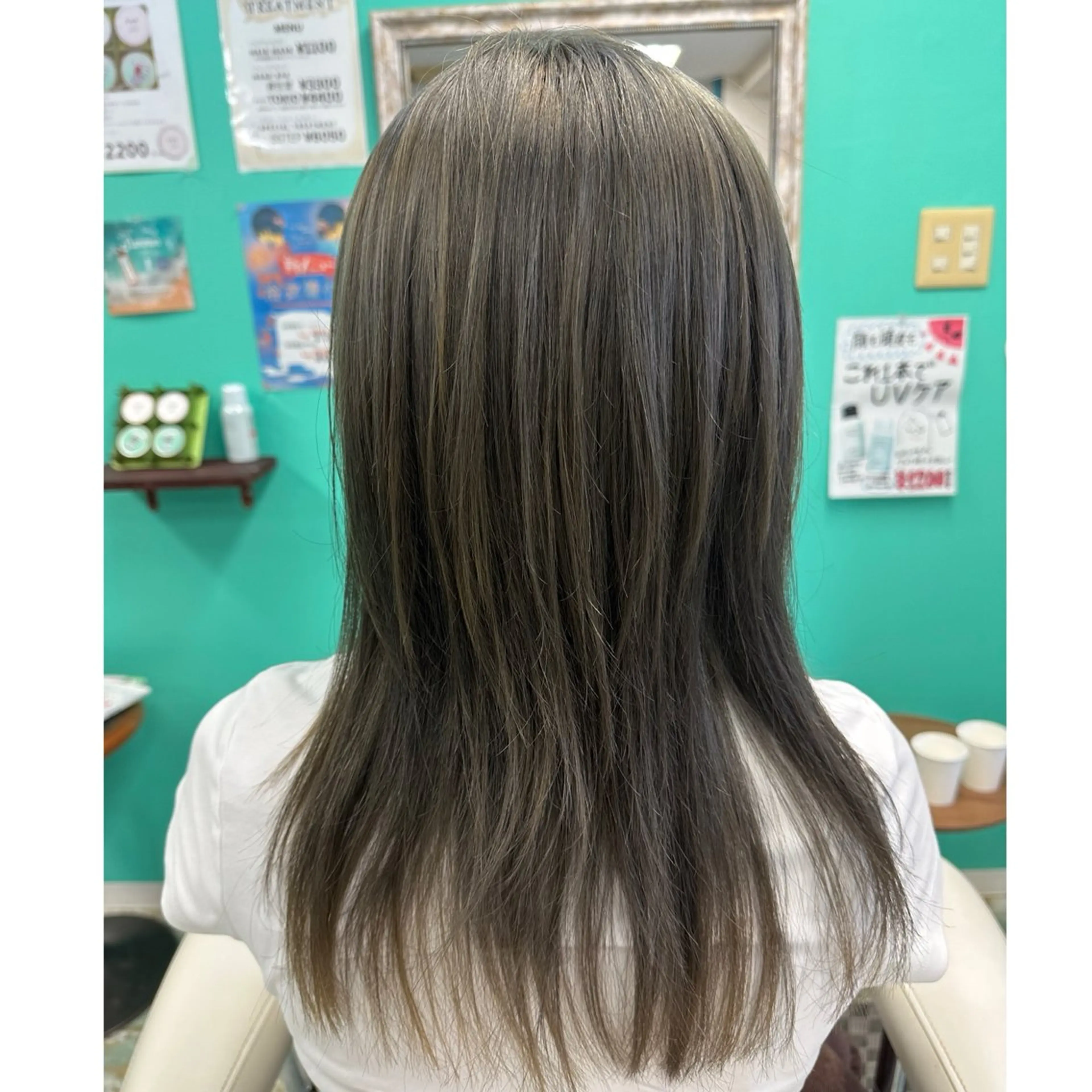 セミロング カラー グレージュ オリーブグレージュ オリーブグレー ヘアカラー 三原 友美のヘアスタイル