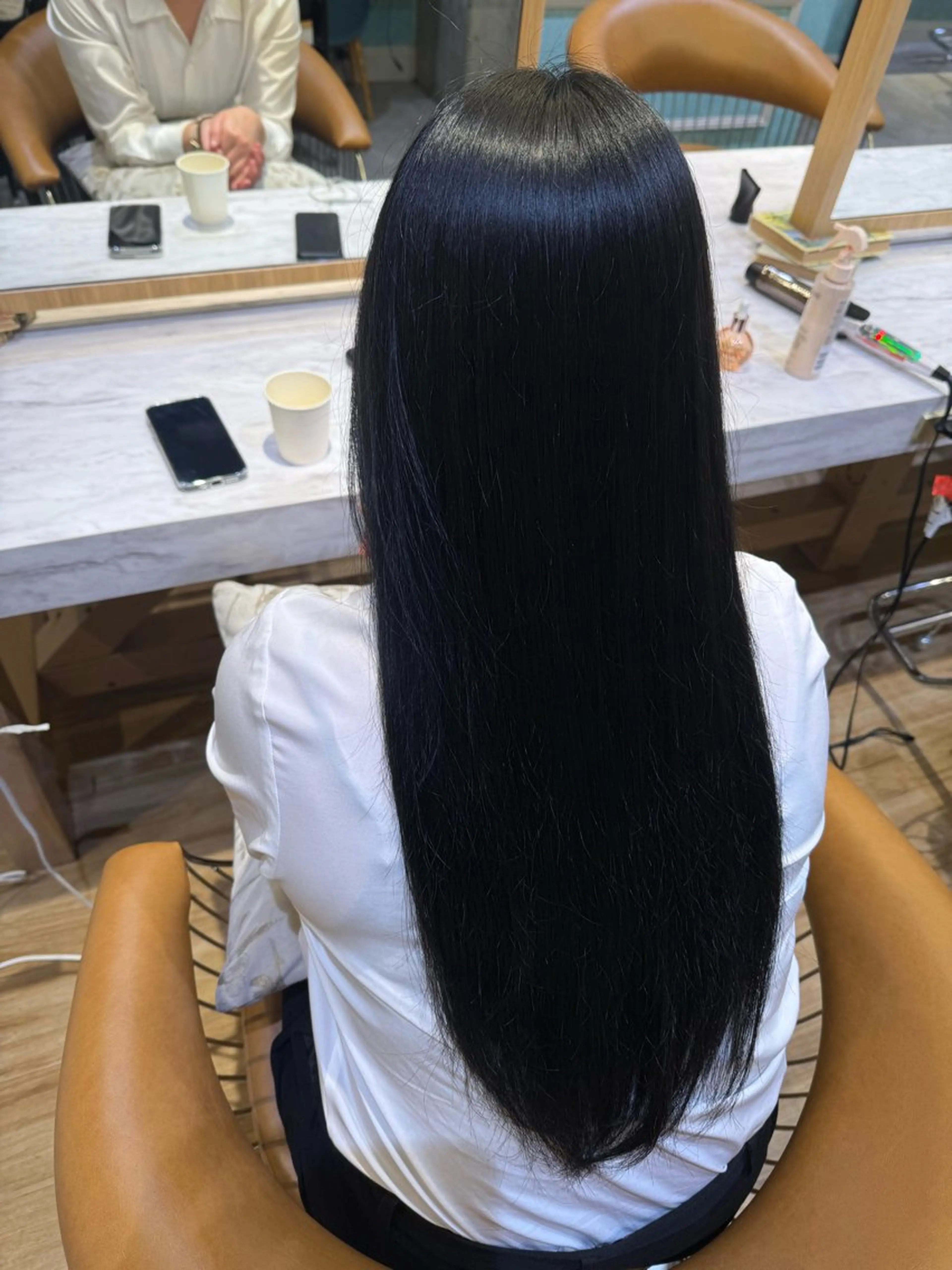 ロング カラー 岩倉 白乃のヘアスタイル