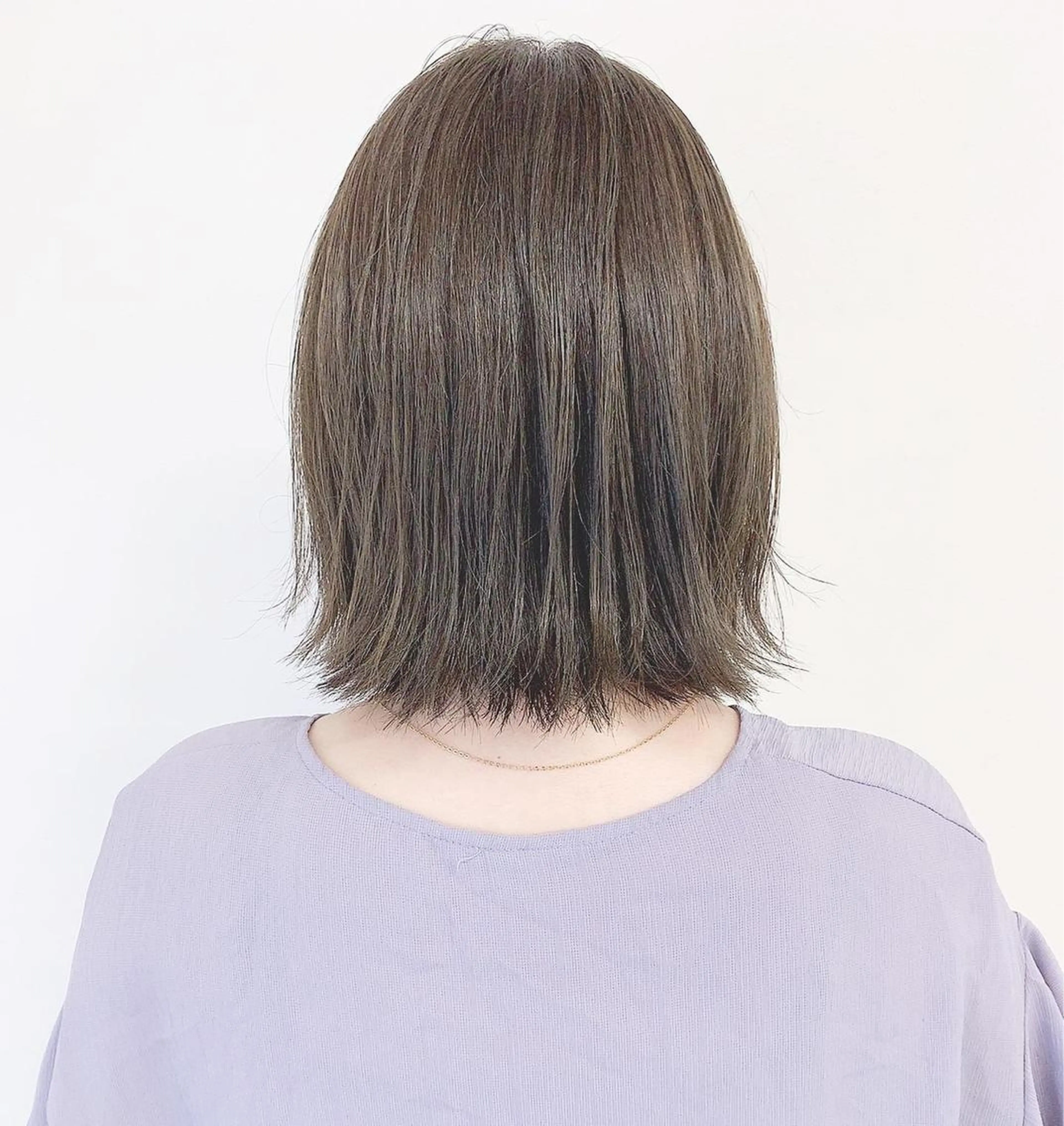 ミディアム カラー 肌に馴染む暗髪 梅田・増田のヘアスタイル