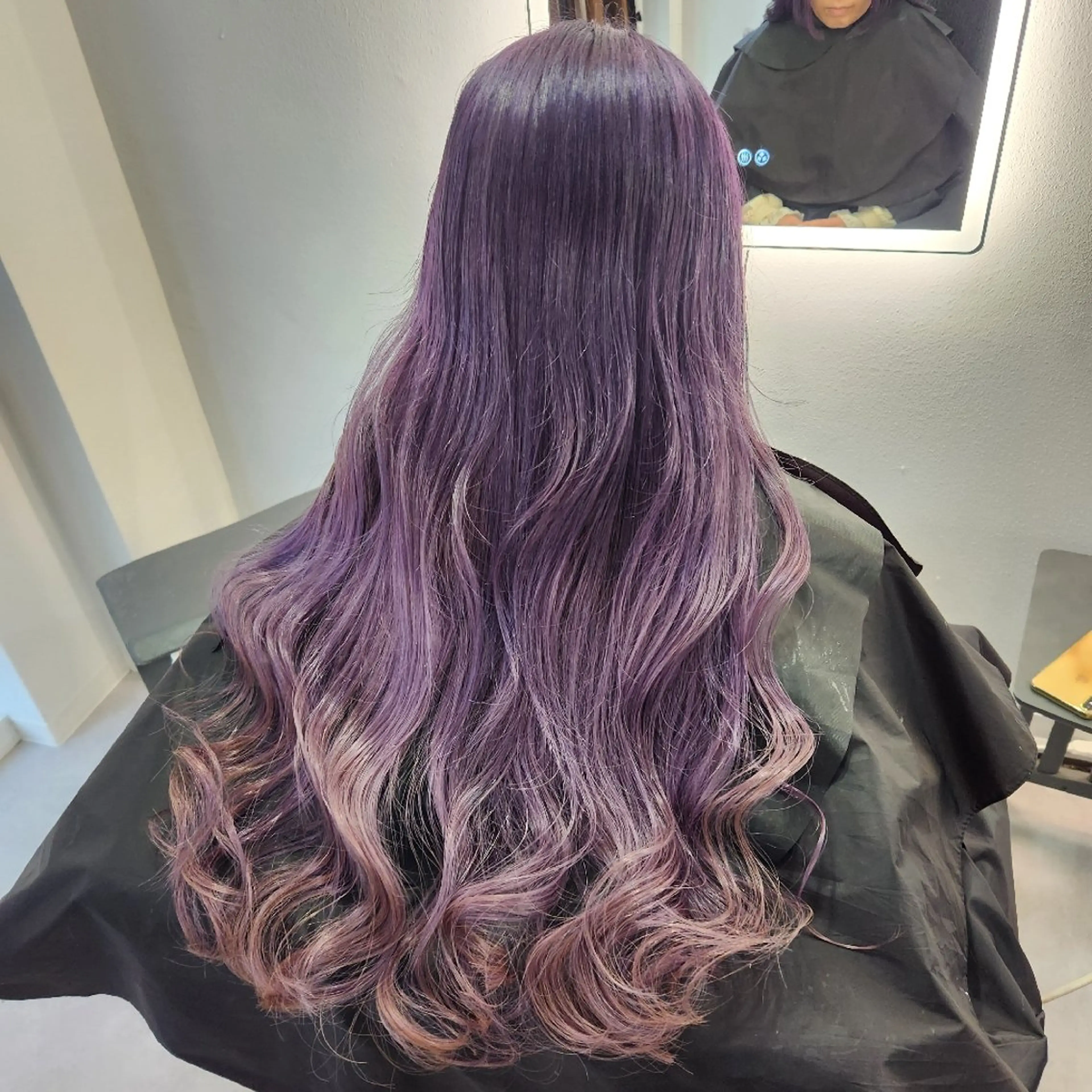 ロング カラー グラデーションカラー ラベンダーカラー ヘアカラー ツヤ髪✨縮毛矯正 ハイトーンカラーのヘアスタイル