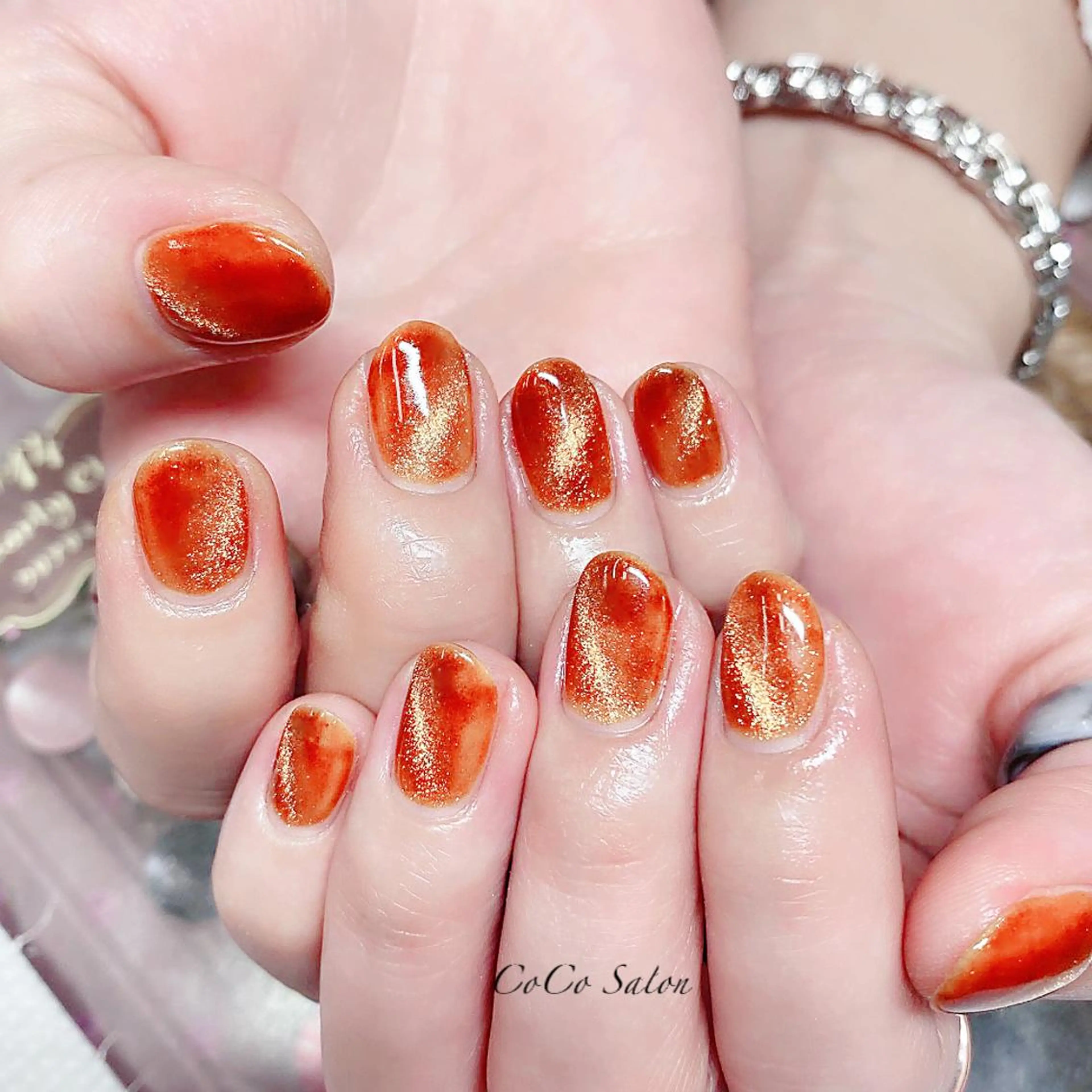 ネイル ブラウン 長さ出し ジェルネイル キラキラネイル 韓国ネイル ハンドネイル CoCoSalon ネイル/まつ毛予約のネイルデザイン