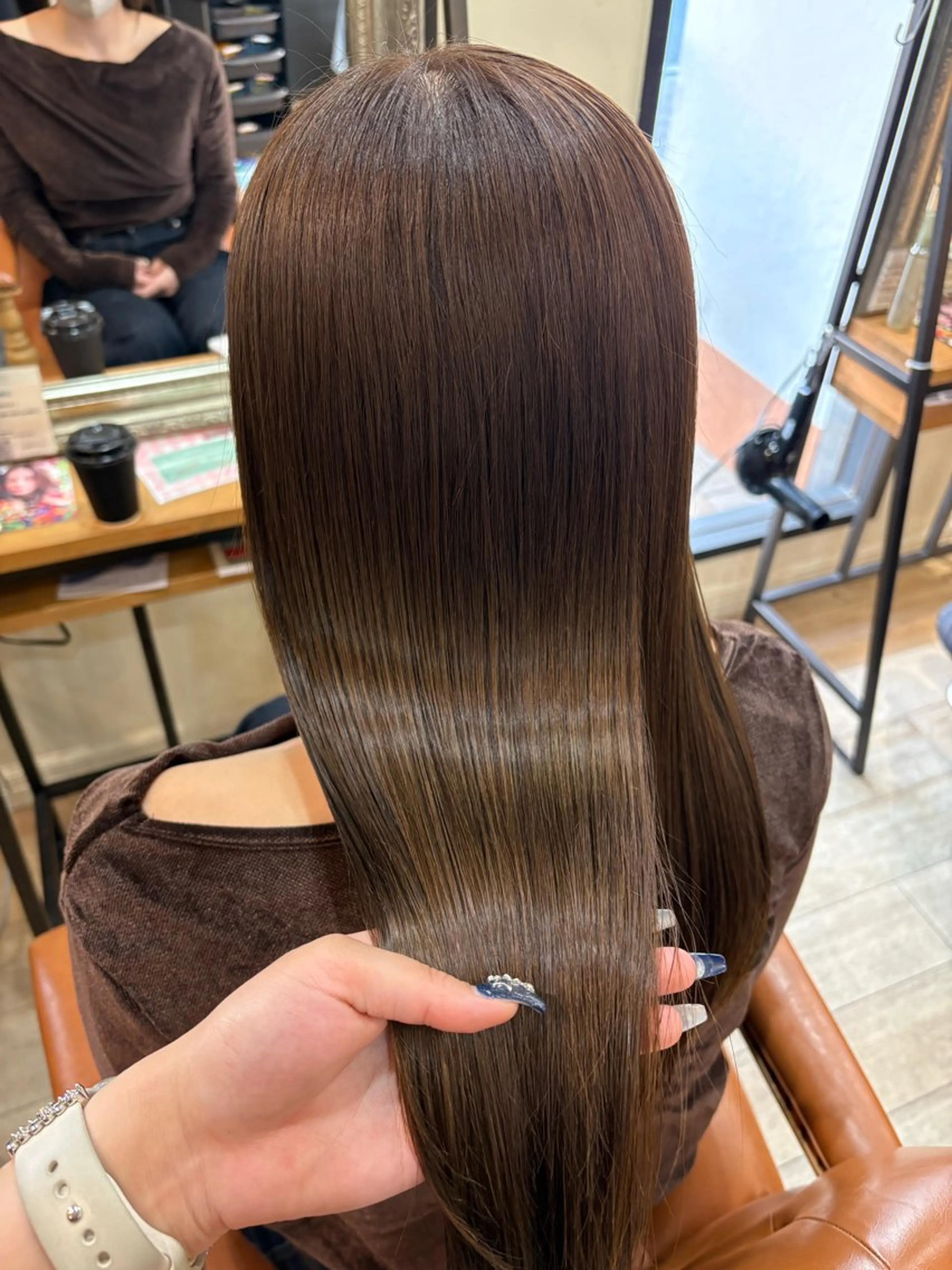 ロング カラー ヘアカラー しおり🍬 KOKORO🤍のヘアスタイル