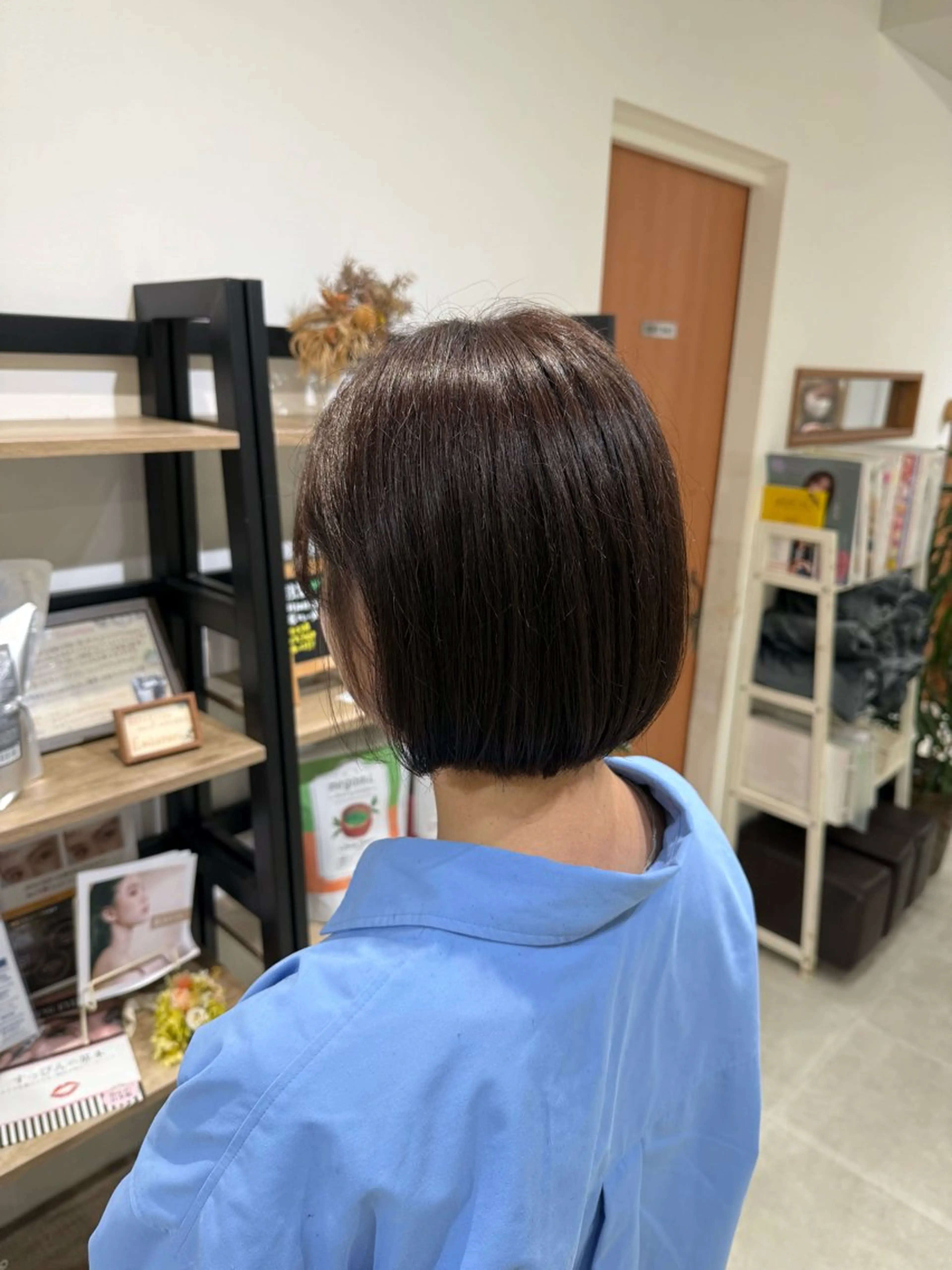 ショート カラー カット ヘアカラー 島 歩那のヘアスタイル