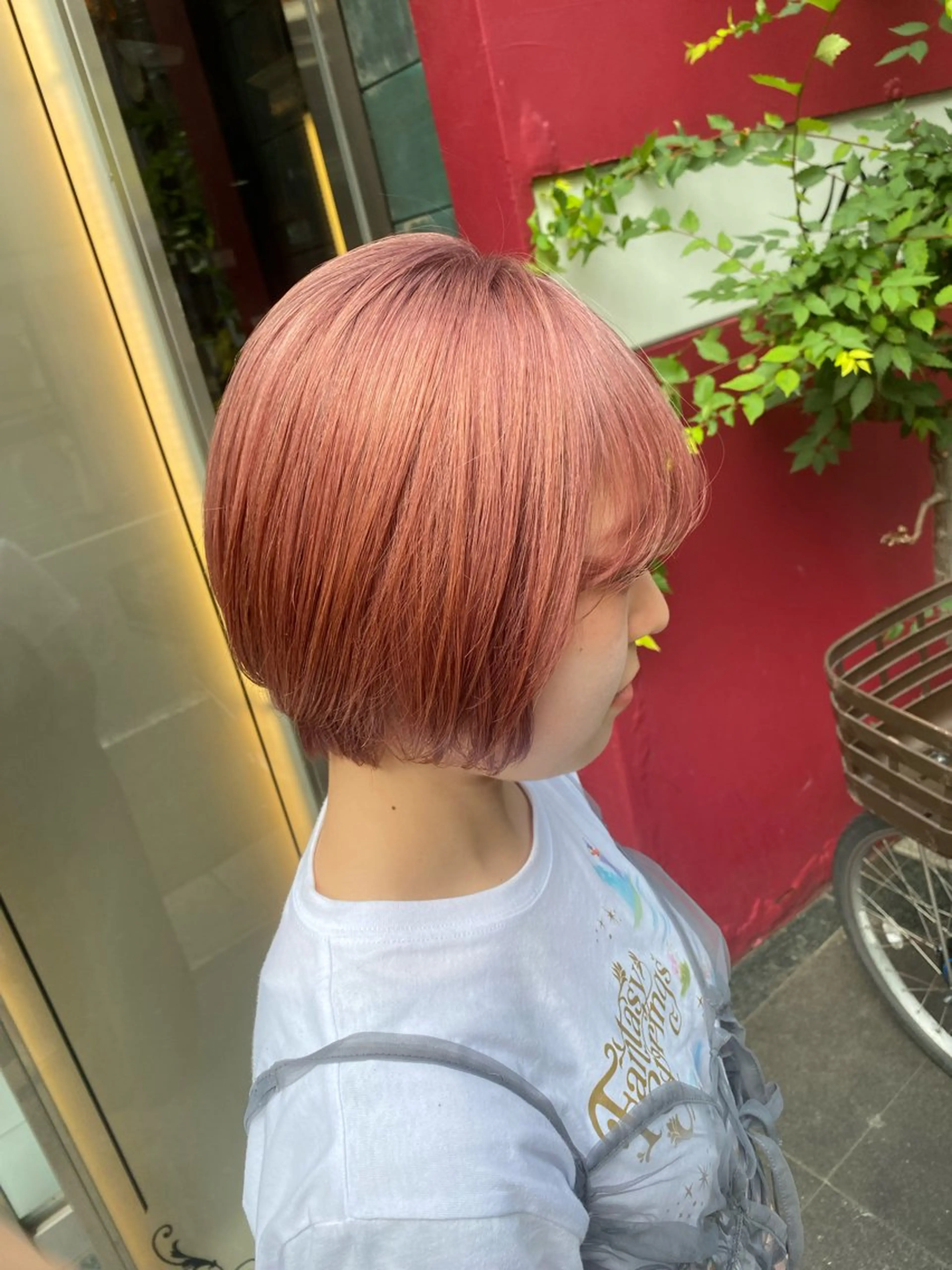 ショート カラー ピンクカラー 髪質改善 トリートメント ヘアカラー トリートメント ホワイト系はお任せ /ブリーチ/店長岩崎のヘアスタイル