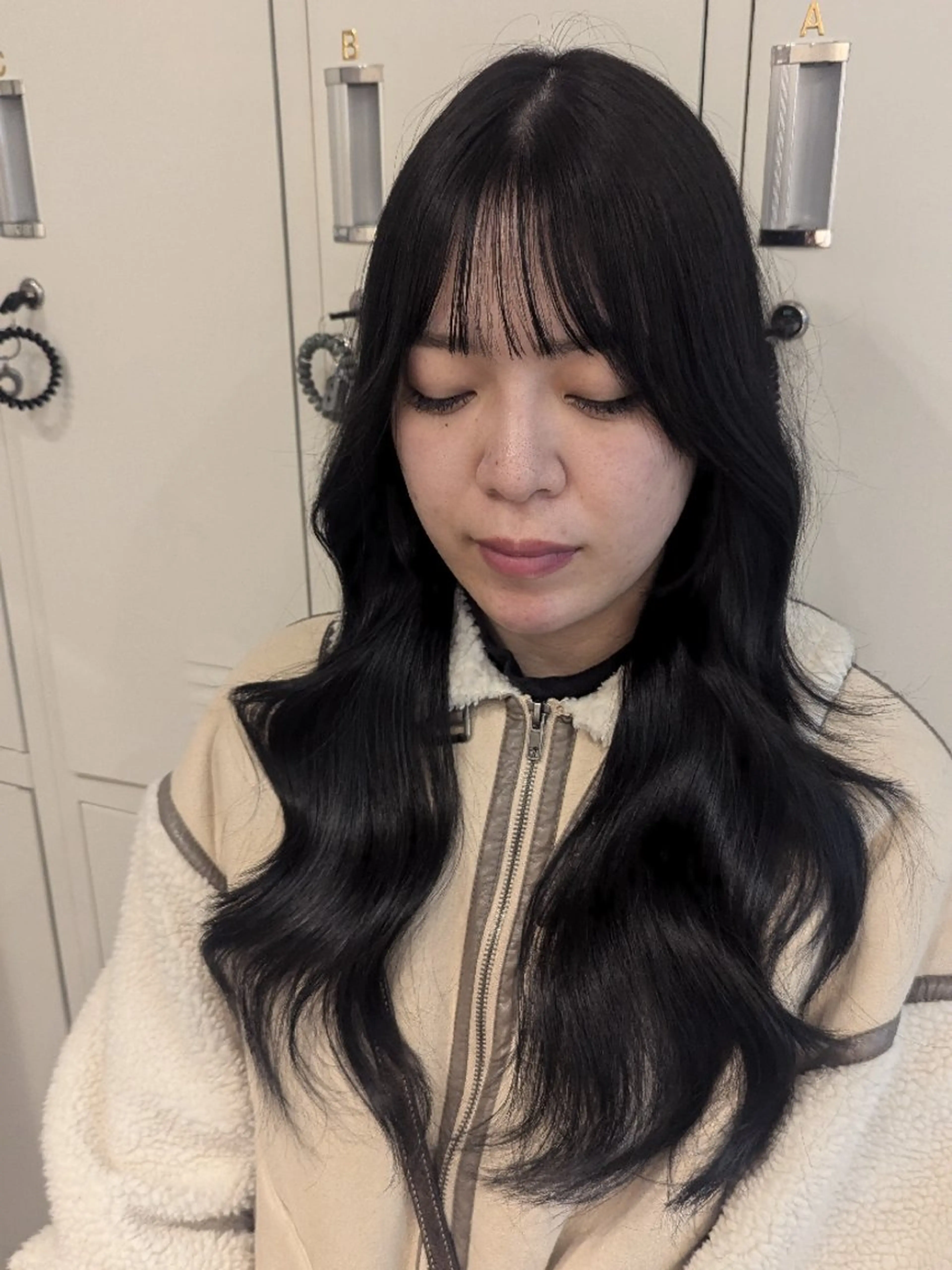 ロング カラー 黒髪 ブルーカラー ブルーブラック 顔まわりレイヤー レイヤーカット カット ヘアカラー トリートメント 🏹MIYU￤抜け感 ×柔らかカラーのヘアスタイル