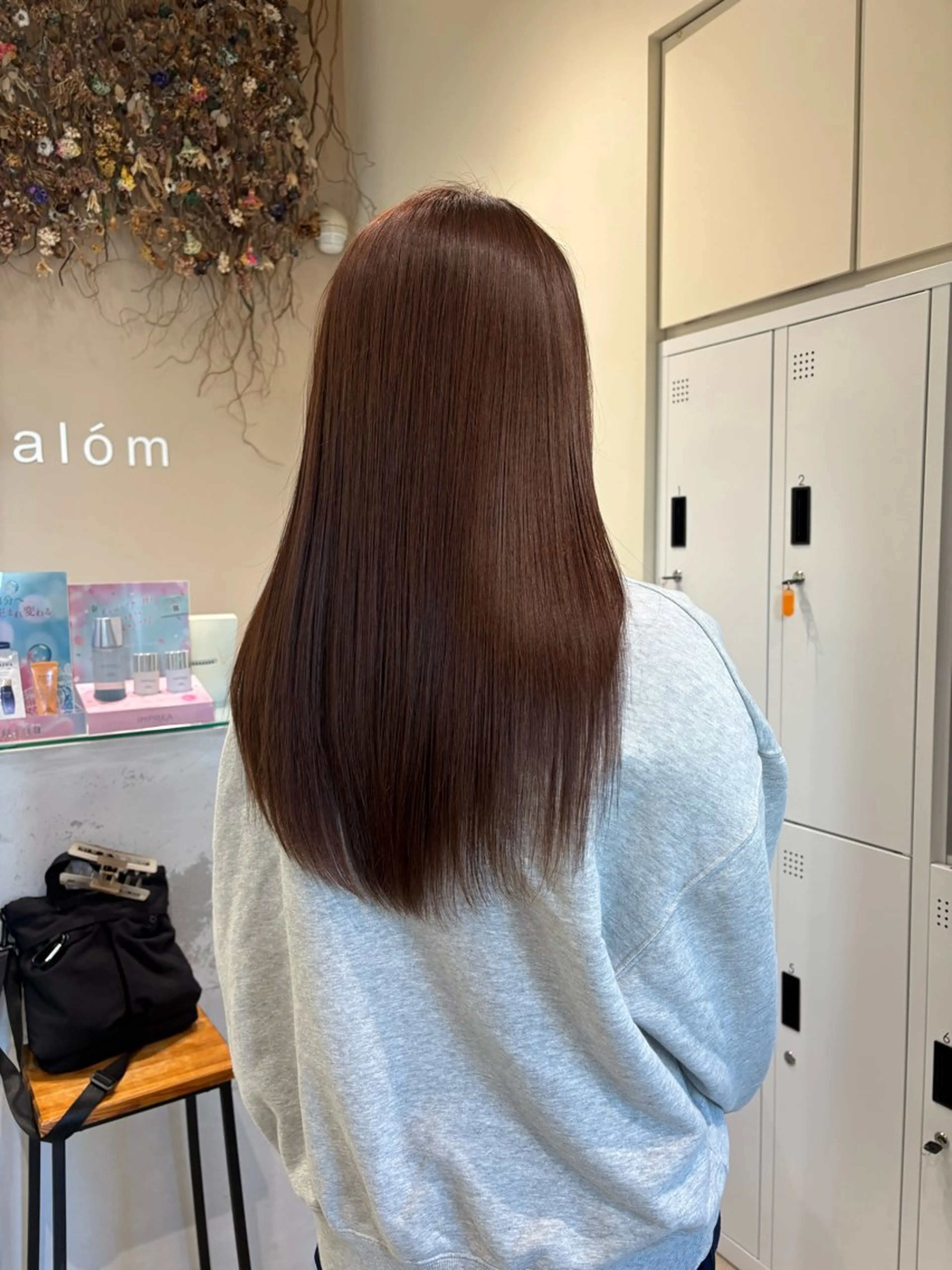 ロング パーマ 髪質改善 縮毛矯正 トリートメント 酸性ストレート ストレートパーマ 垢抜け小顔レイヤー オリーブ/スミレのヘアスタイル